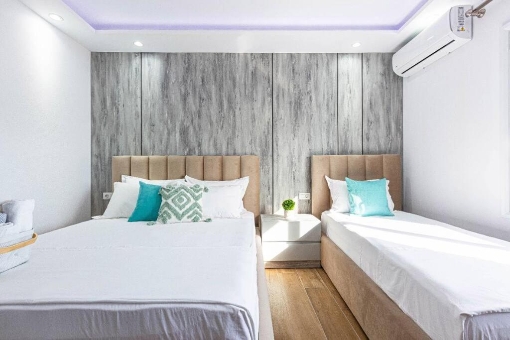 Hi'Mare TOP Sea View 1 - Parking and Kitchen