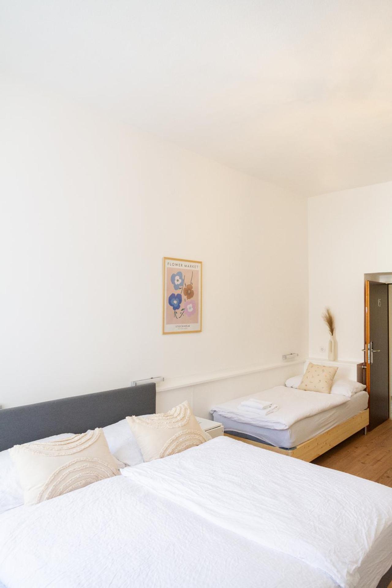 KIBI Rooms self check-in