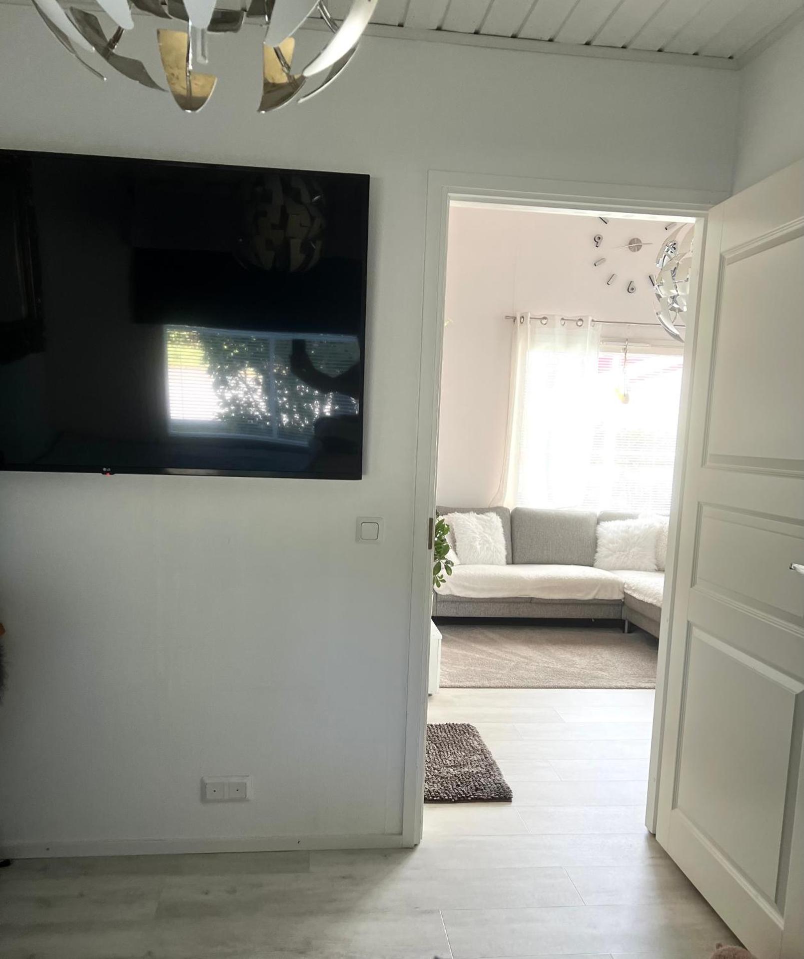 Hopea Villa, Vuokatin ytimessä sisältyy Sauna, ilmainen pysäköinti, Wi-Fi, 55smartTV, omapiha, sopii perheille