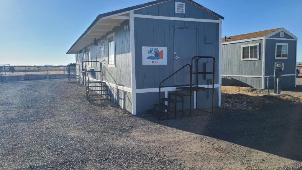 069B Comfortable Suite with Kitchenette and King Bed near South Rim sleeps 4