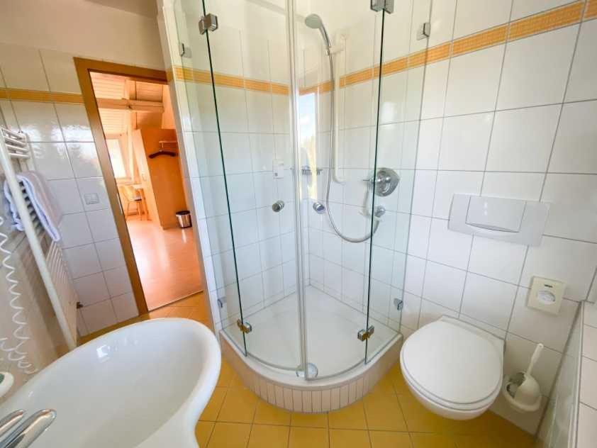 Two-Bedroom Apartment with Shower 