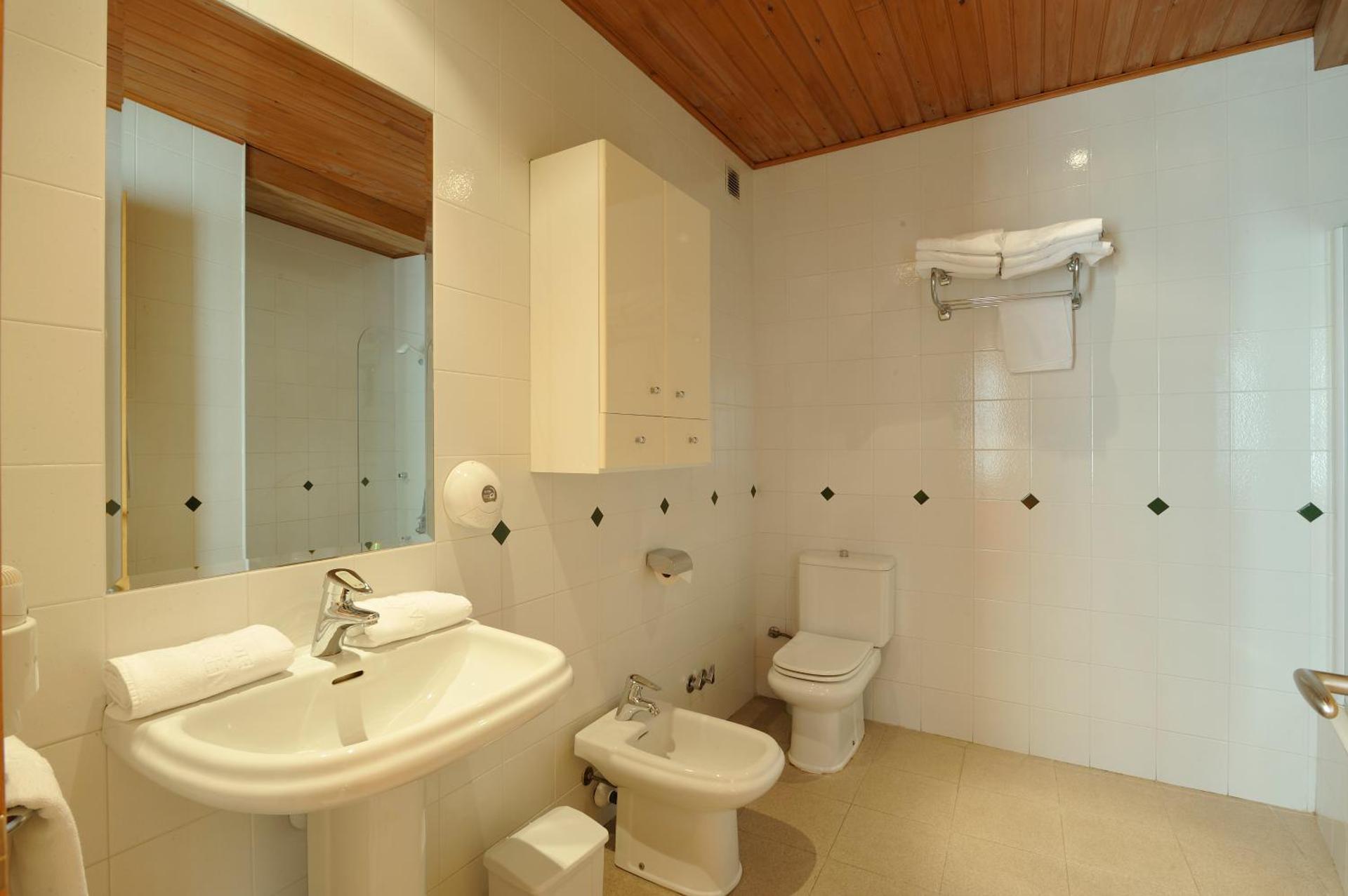 Two-Bedroom Apartment (4-6 Adults)