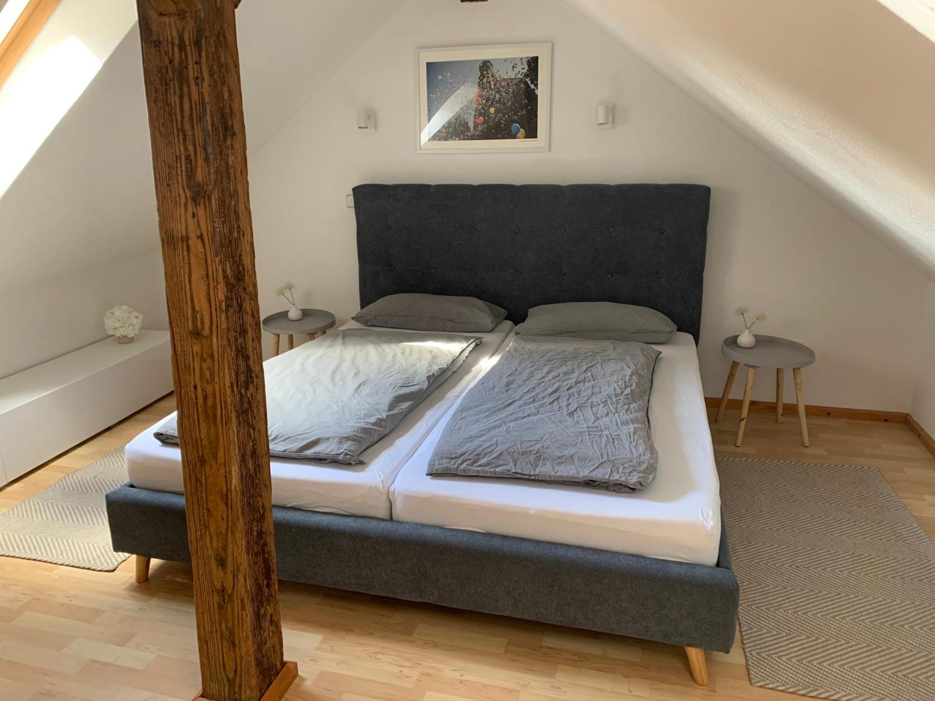 Zentrale Altbauwohnung mit Flair