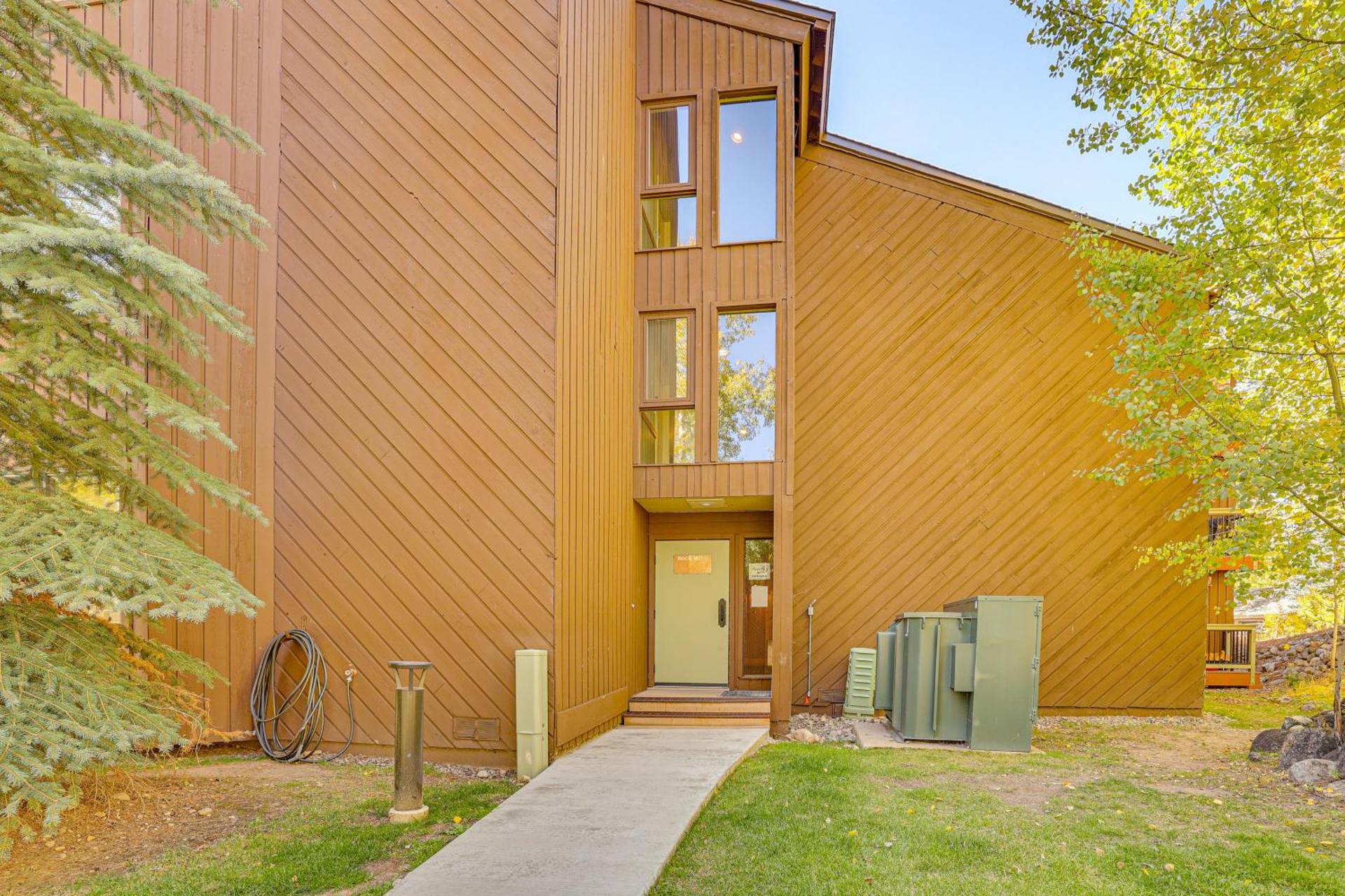 Ski Shuttle and Mountain Views Keystone Resort Home