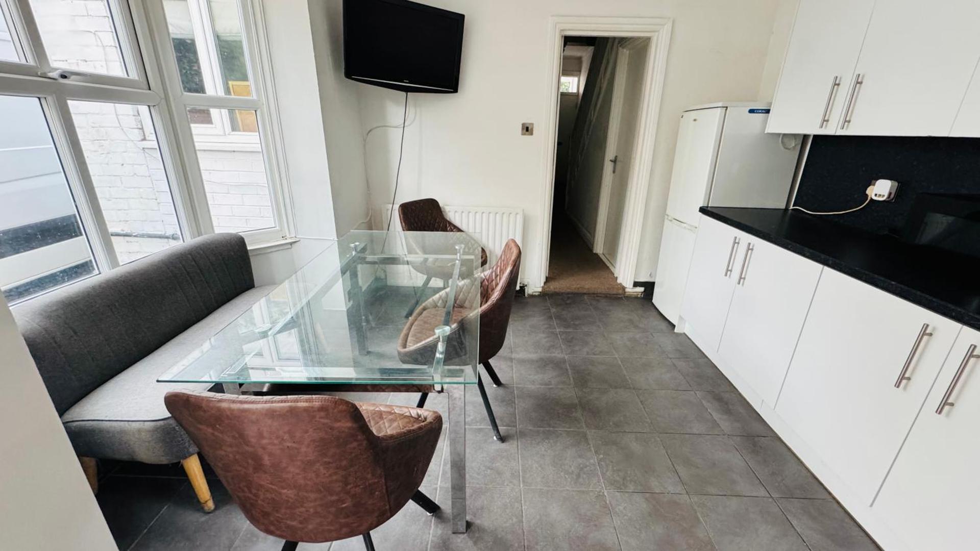 Ella street Double room