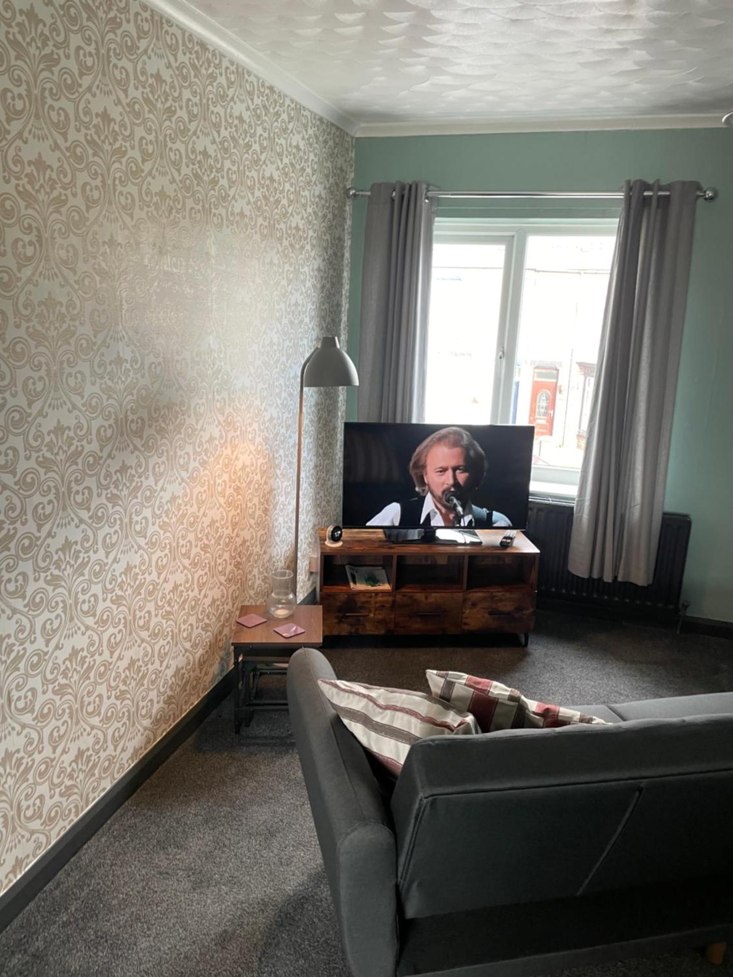 Modern and Homely Appartment! - Available as individual rooms or the Entire Property!