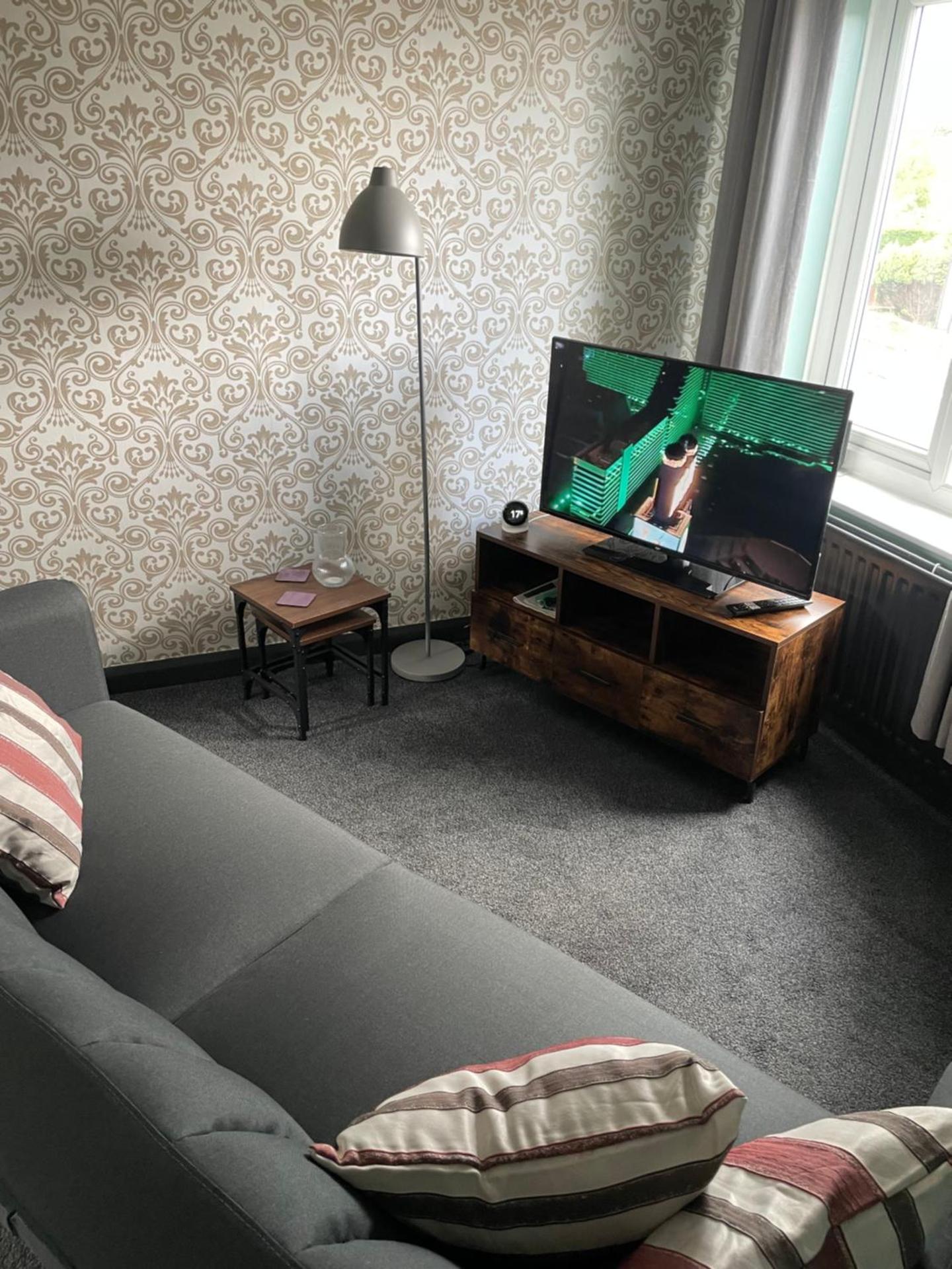 Modern and Homely Appartment! - Available as individual rooms or the Entire Property!