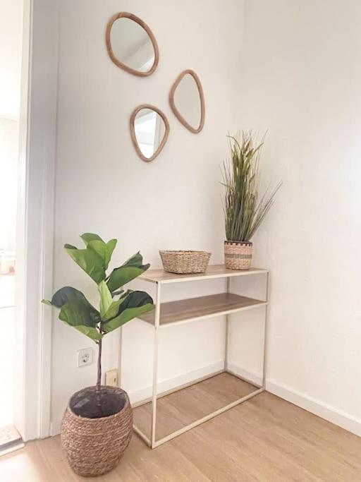 MEGHA Living - 2 Zimmer Appartments mit Küche - Zentral