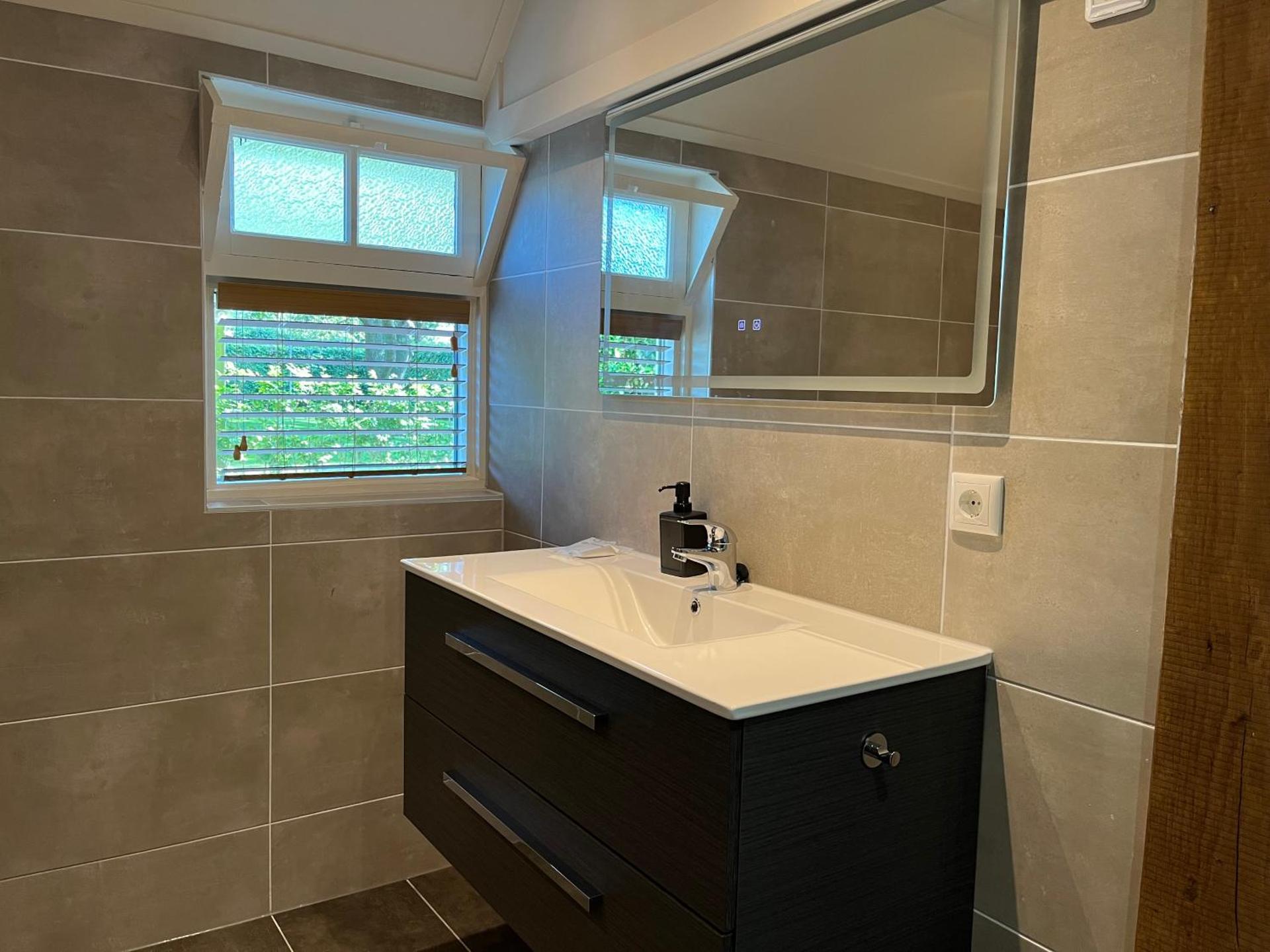 Oude gerestaureerde boerderij met bedstee