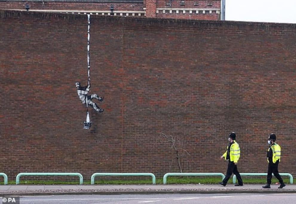 Period Apartment for 3, Near Uni, Hospital and Town Centre, Parking