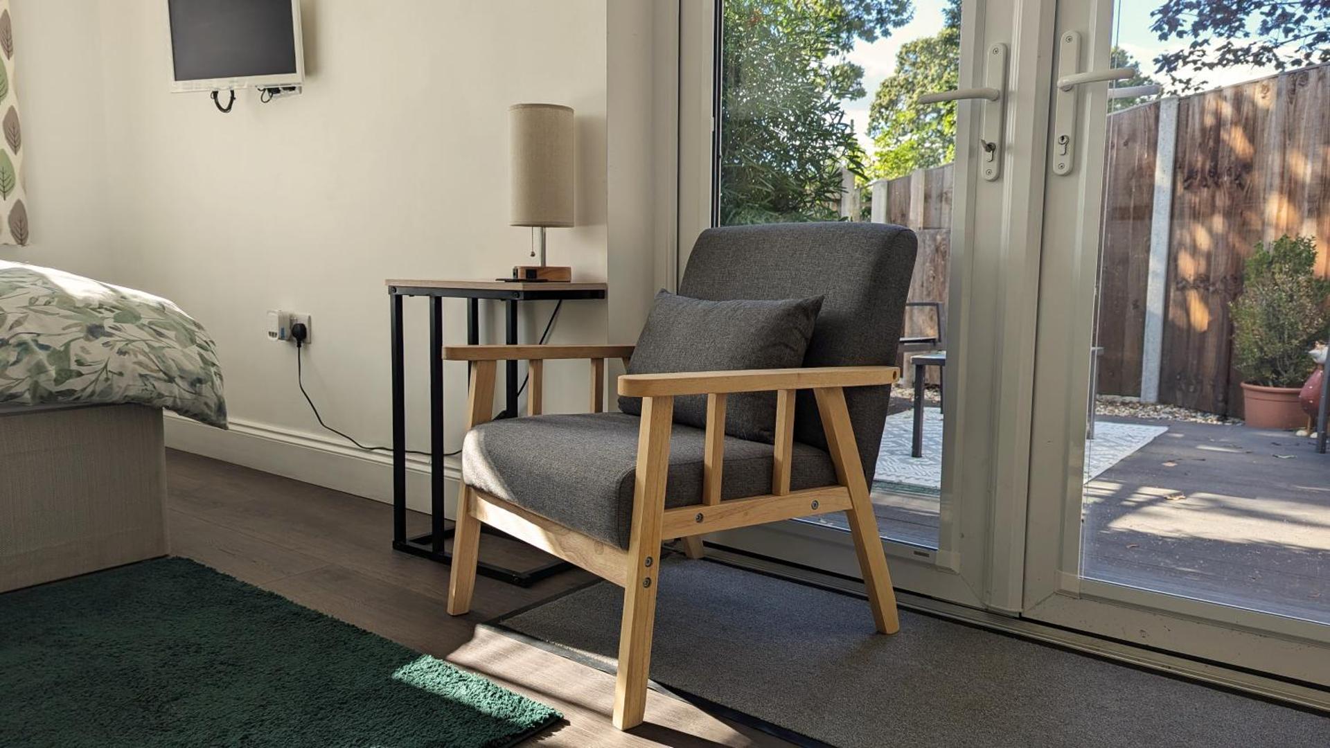 Oak Tree View - relax, reconnect, explore or work