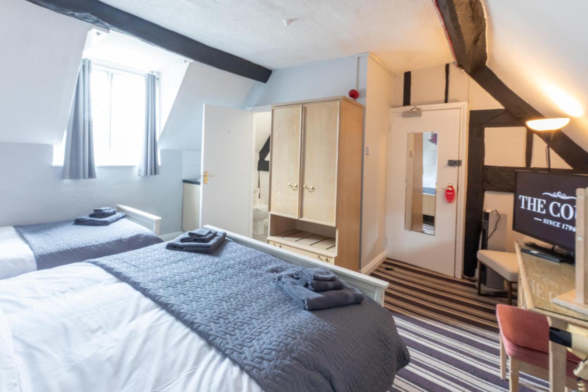 Triple Room with Private Bathroom