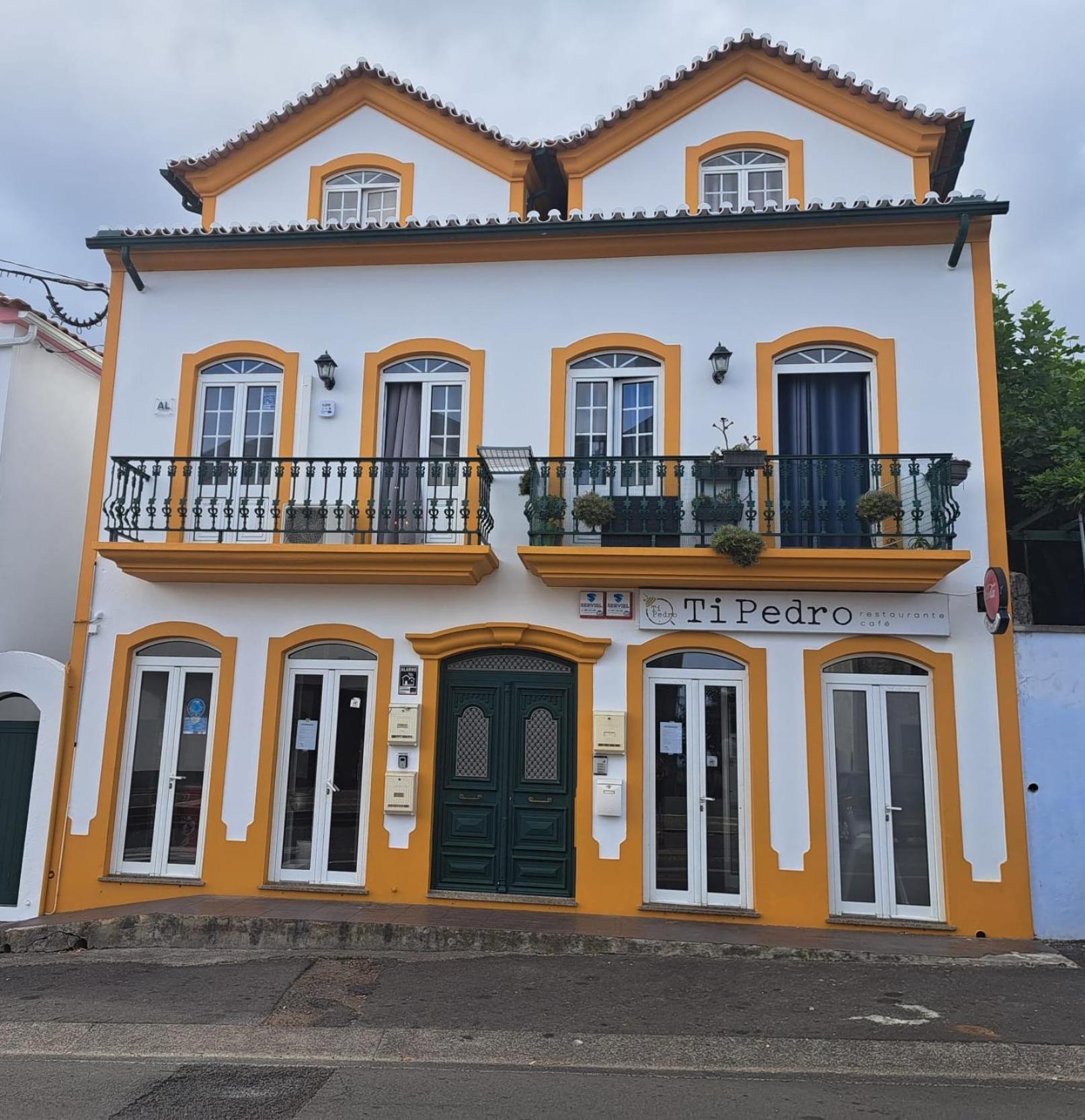 Apartment in Biscoitos Terceira