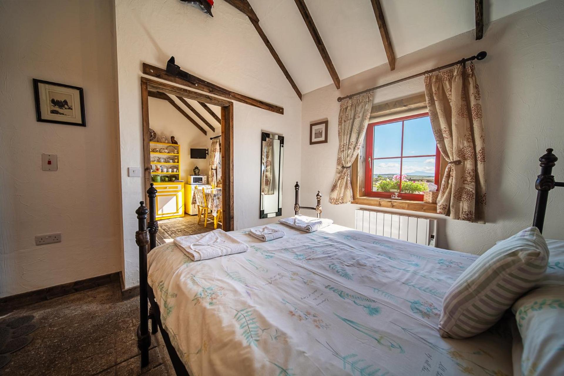 Geraghtys Farmyard Pods