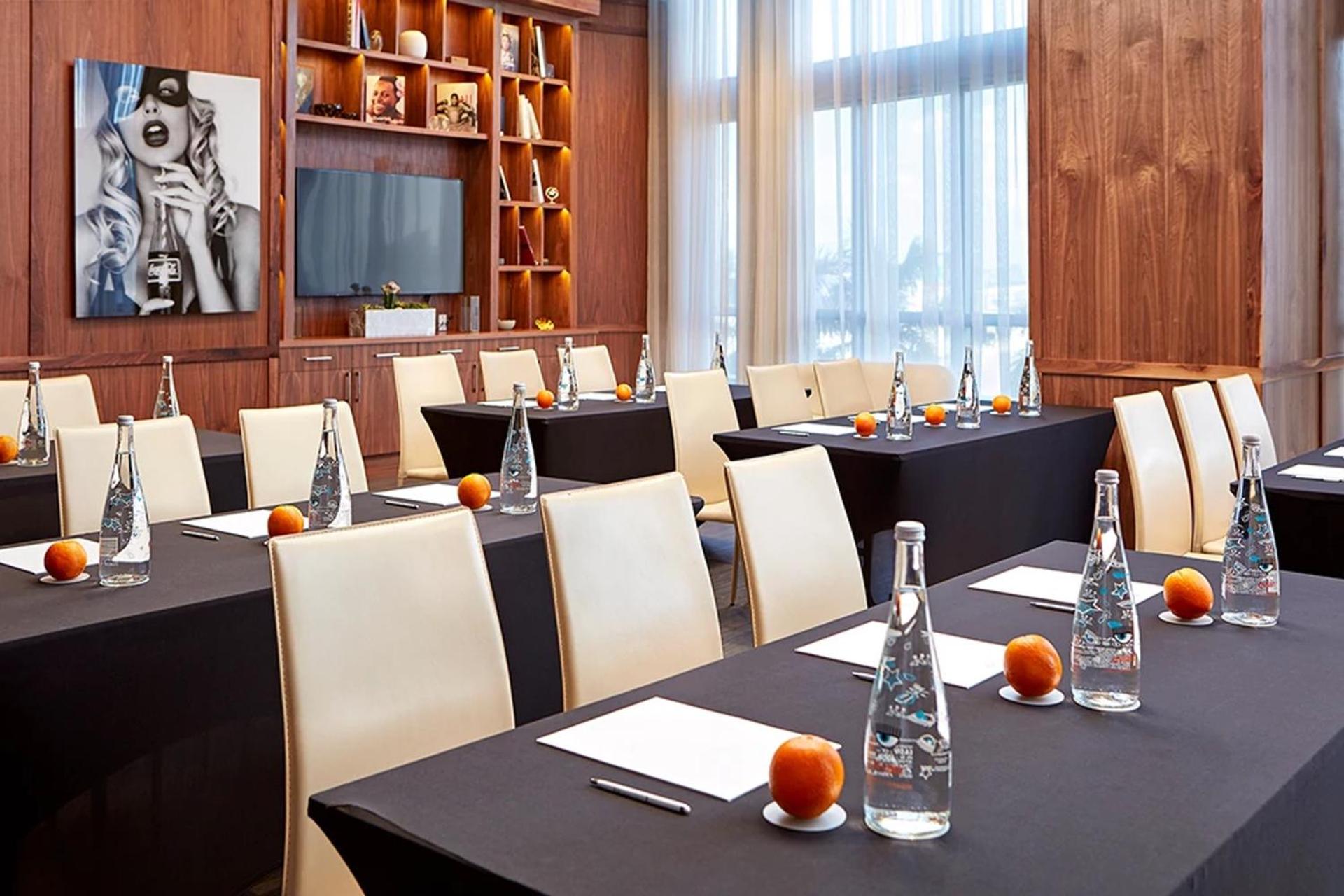 Meeting/conference room