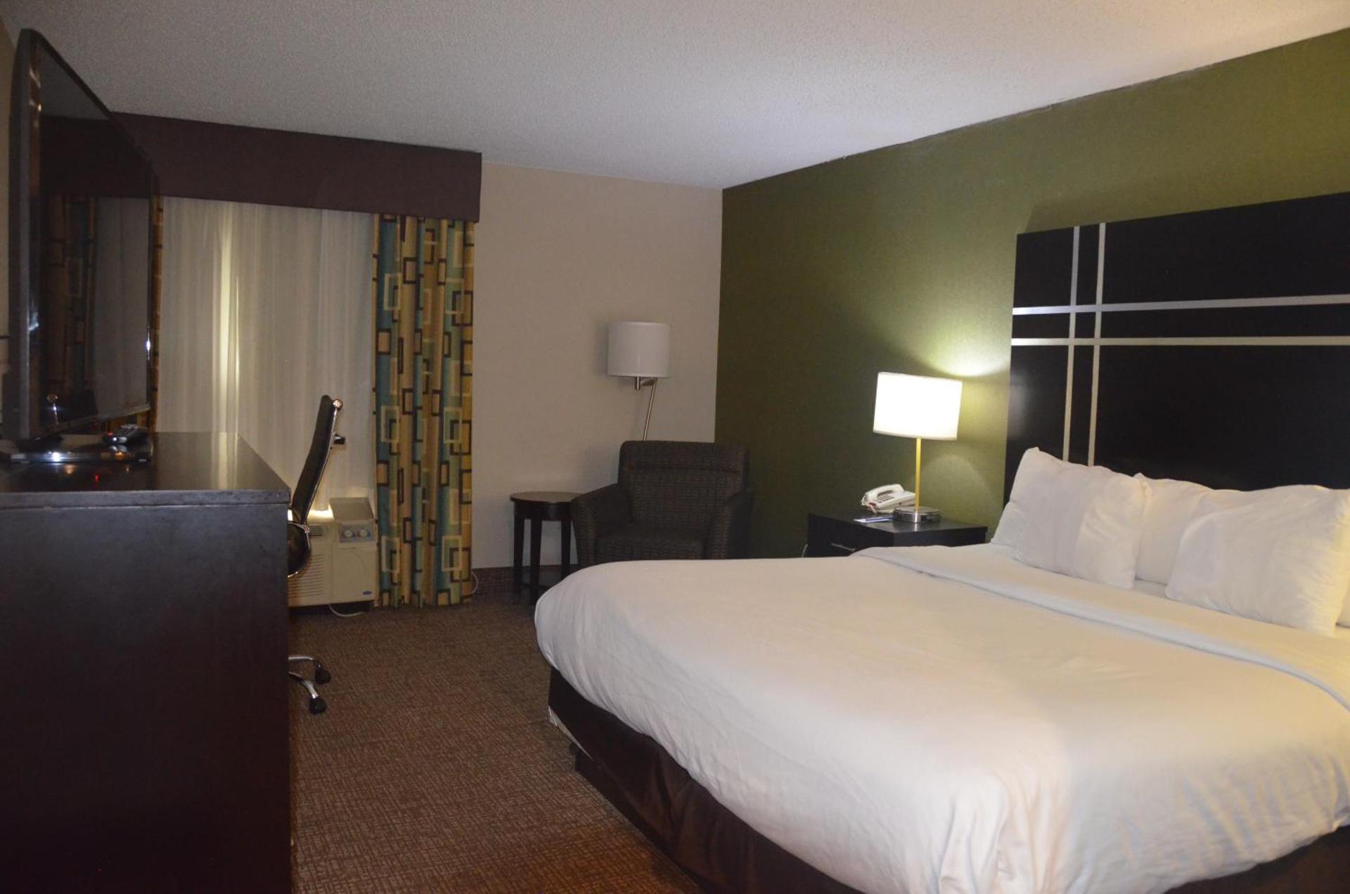 Comfort Inn & Suites Maumee - Toledo I80-90