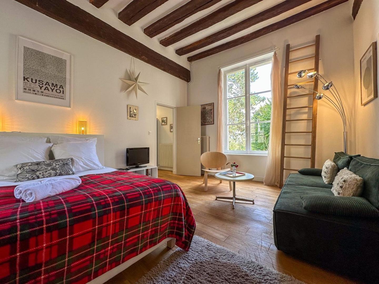 Le jardinet de la cathédrale