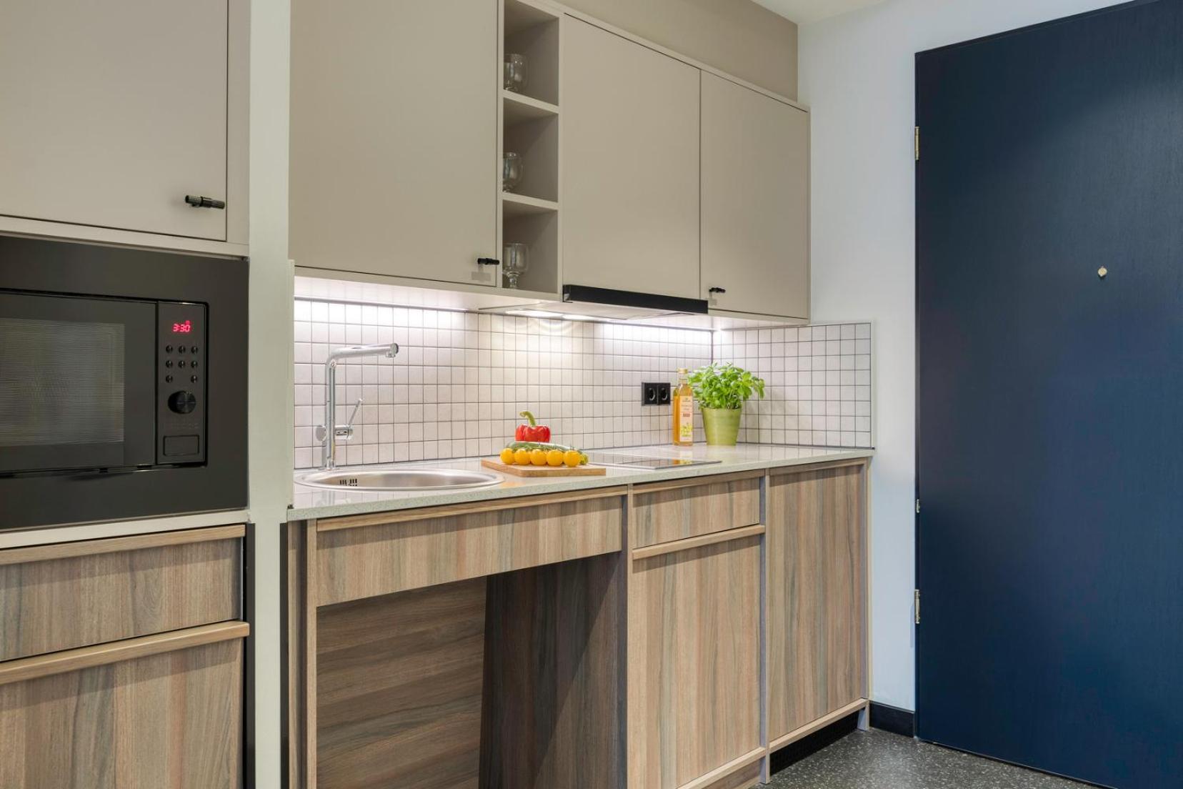 Kitchen or kitchenette