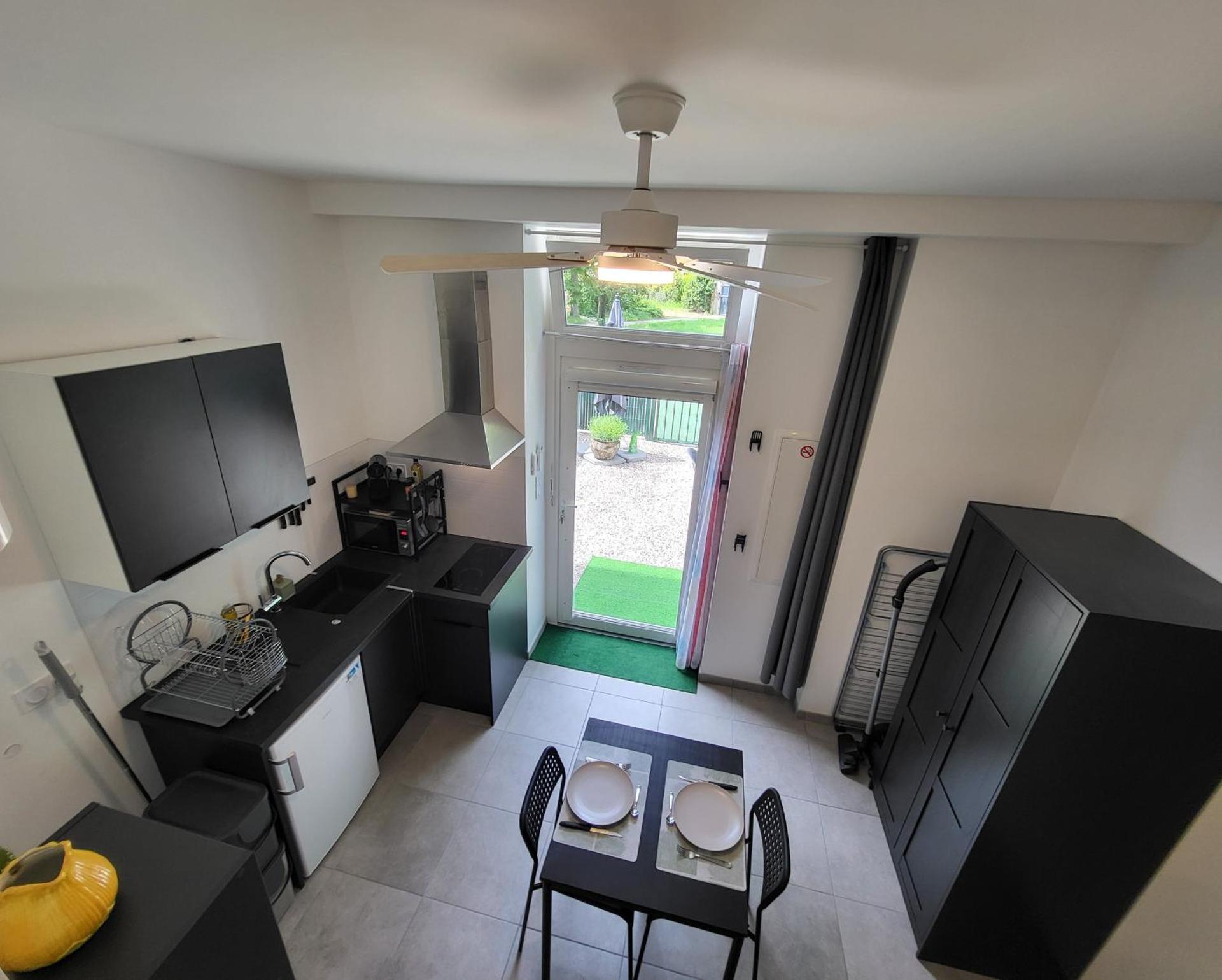 Kitchen or kitchenette