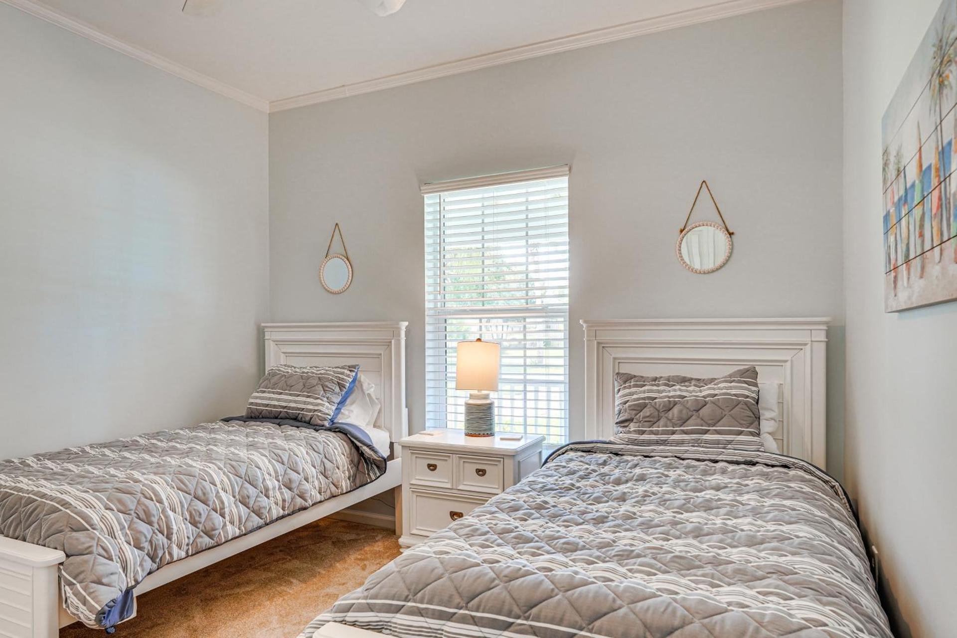 Walk to Bay and Dtwn Port St Joe Paradise with Grill!