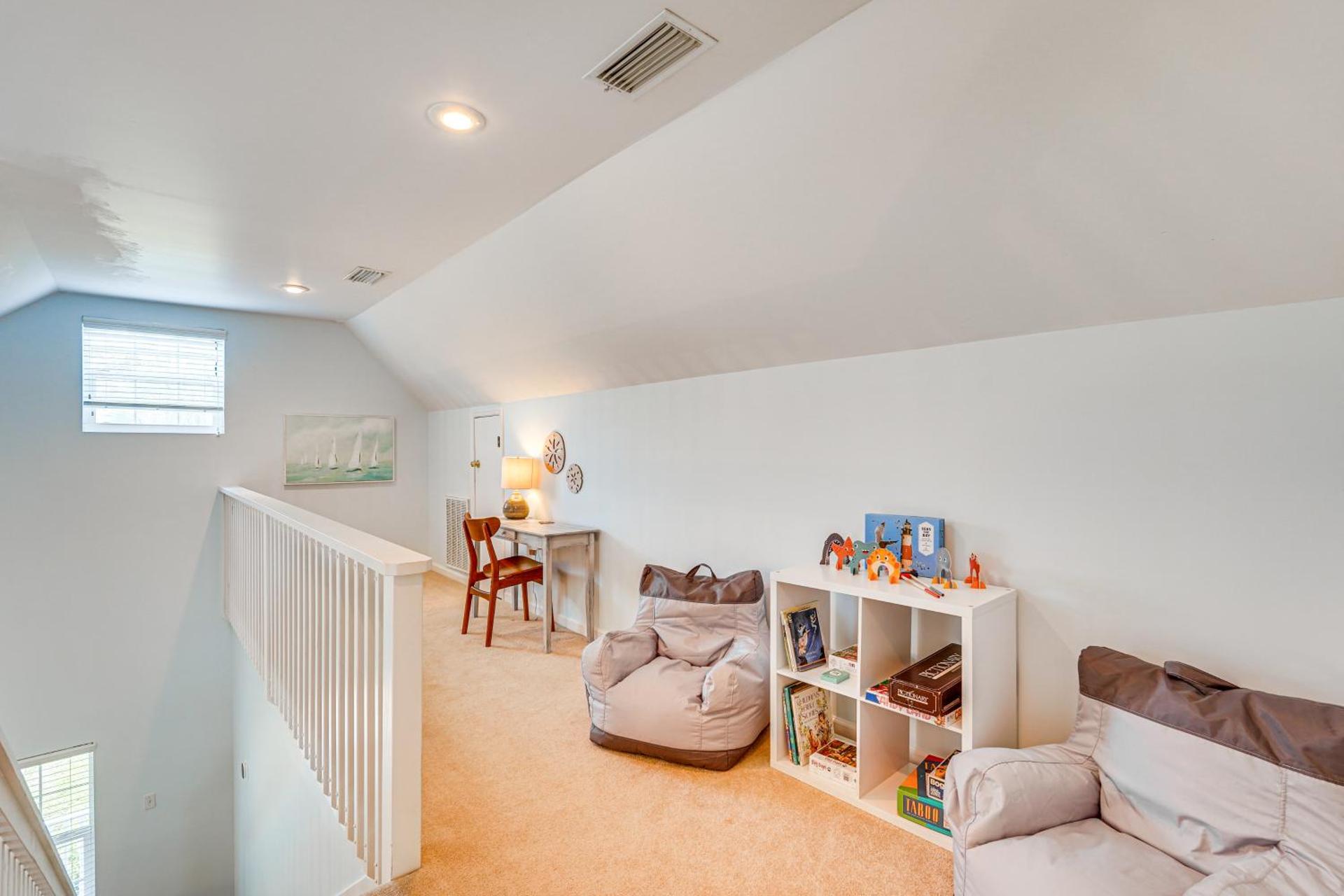 Walk to Bay and Dtwn Port St Joe Paradise with Grill!