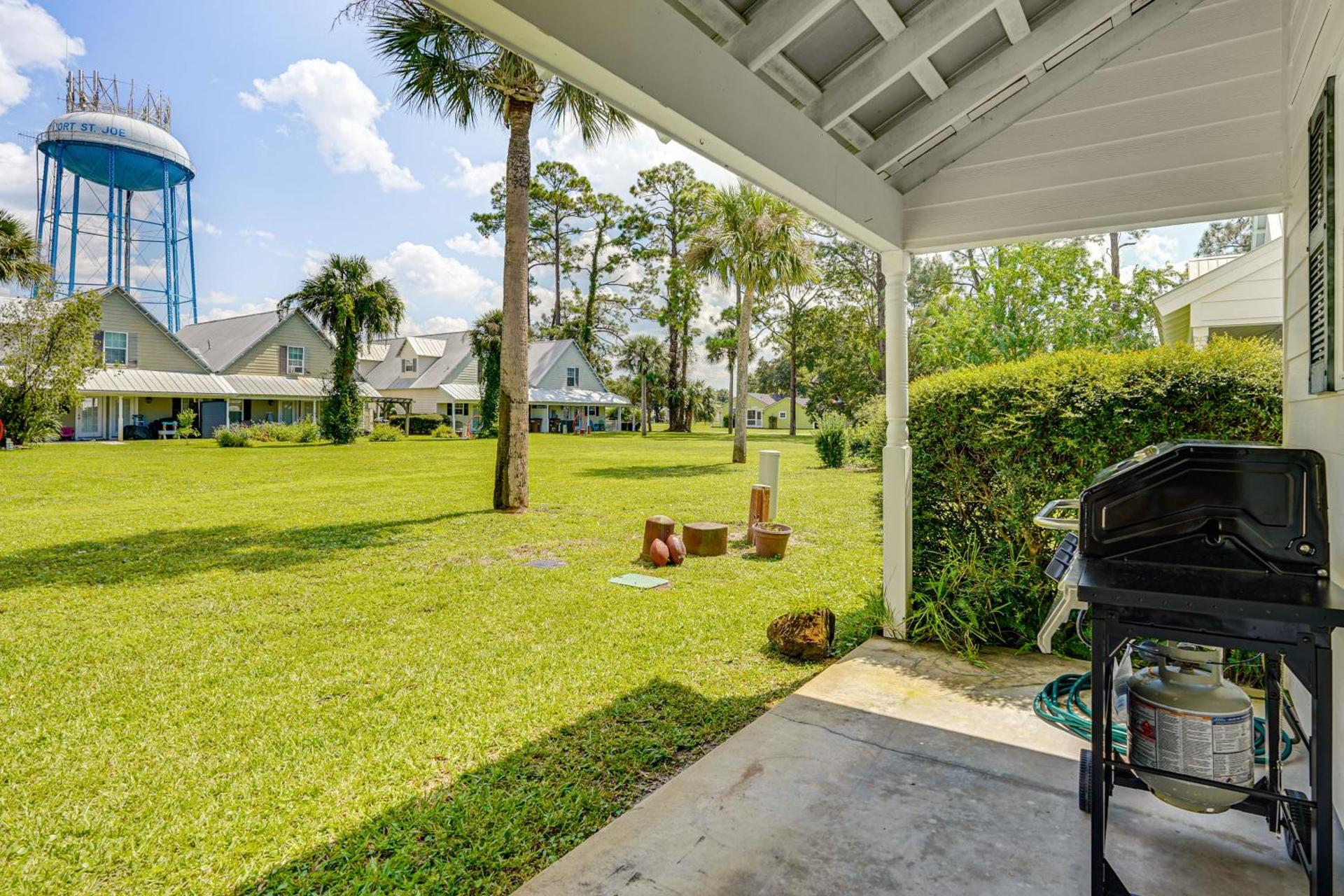 Walk to Bay and Dtwn Port St Joe Paradise with Grill!