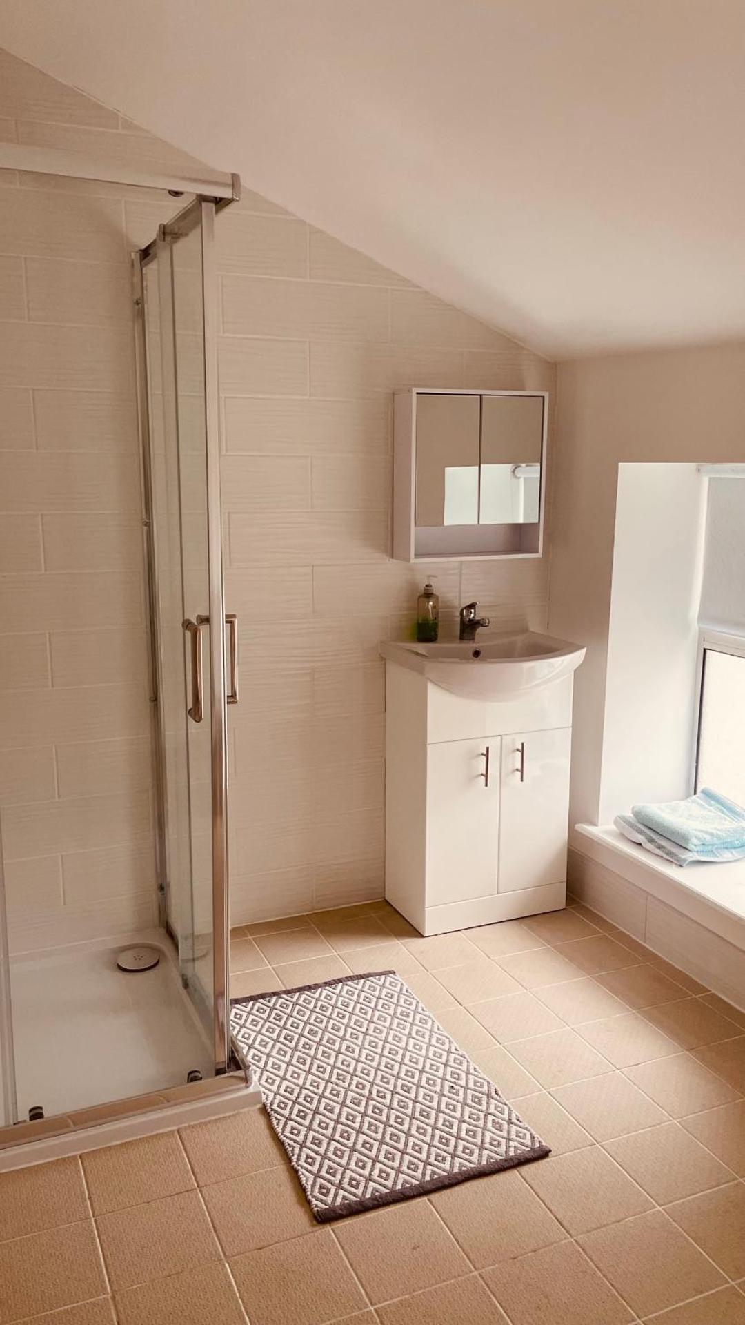 Colton House - Apt 4