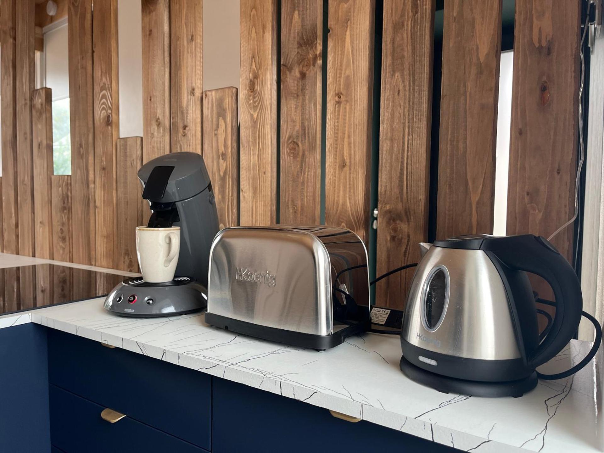 Coffee/tea facilities