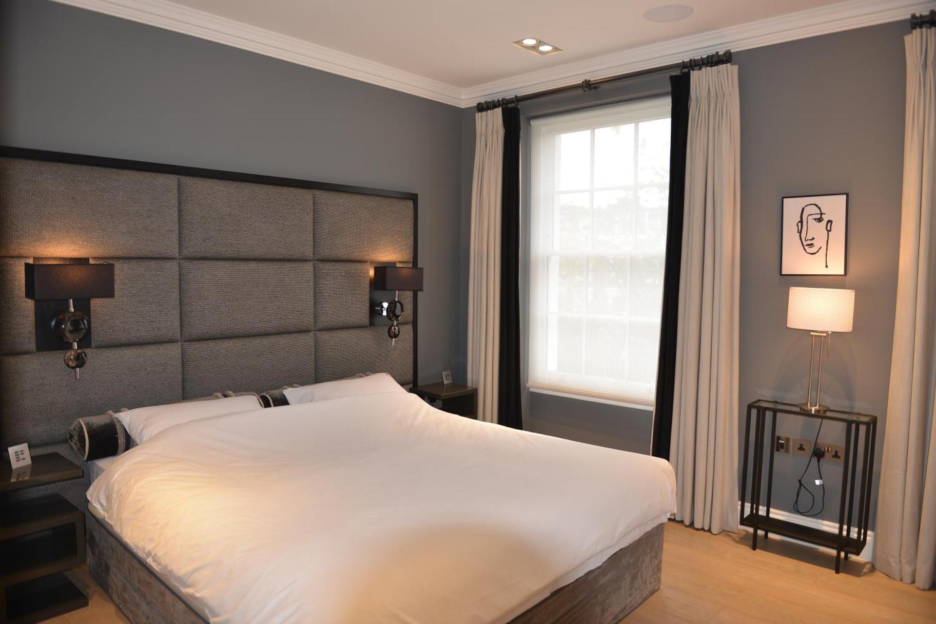 Luxury 4 Bedrooms 5 Baths 2 Receptions Family House with Garden Chelsea