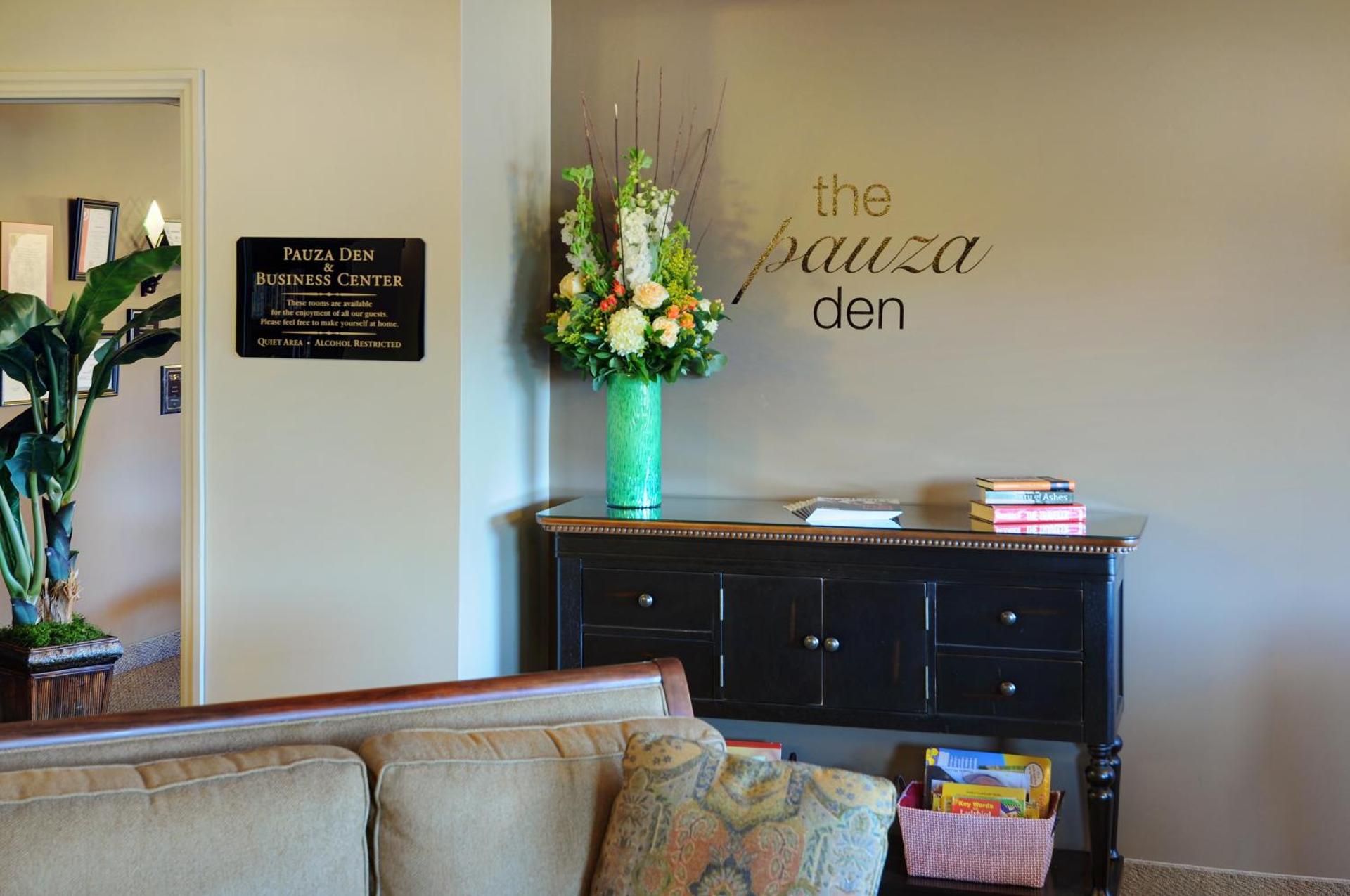 Communal lounge/ TV room