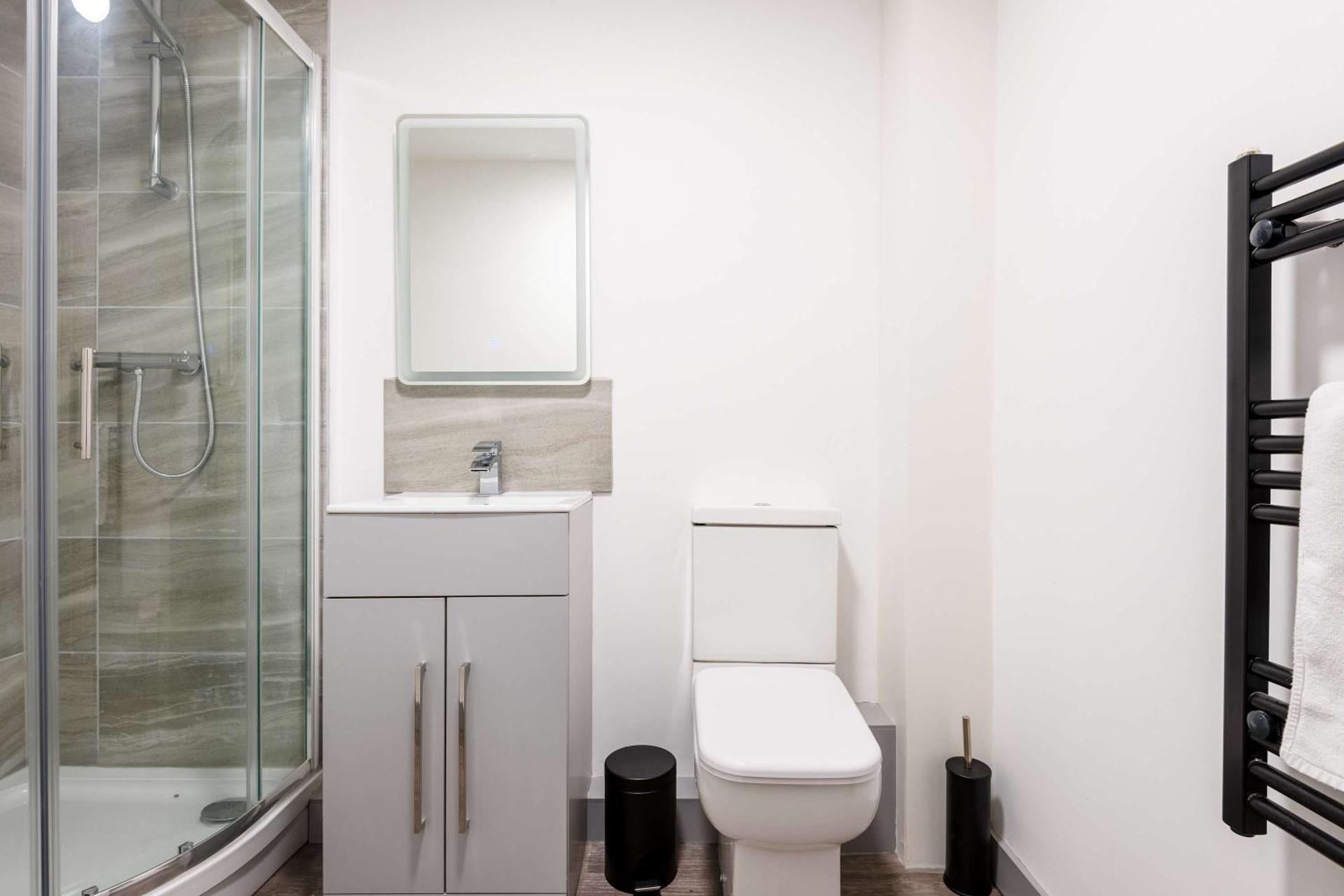 Modern & Bright 1 Bedroom Apartment in Yeadon