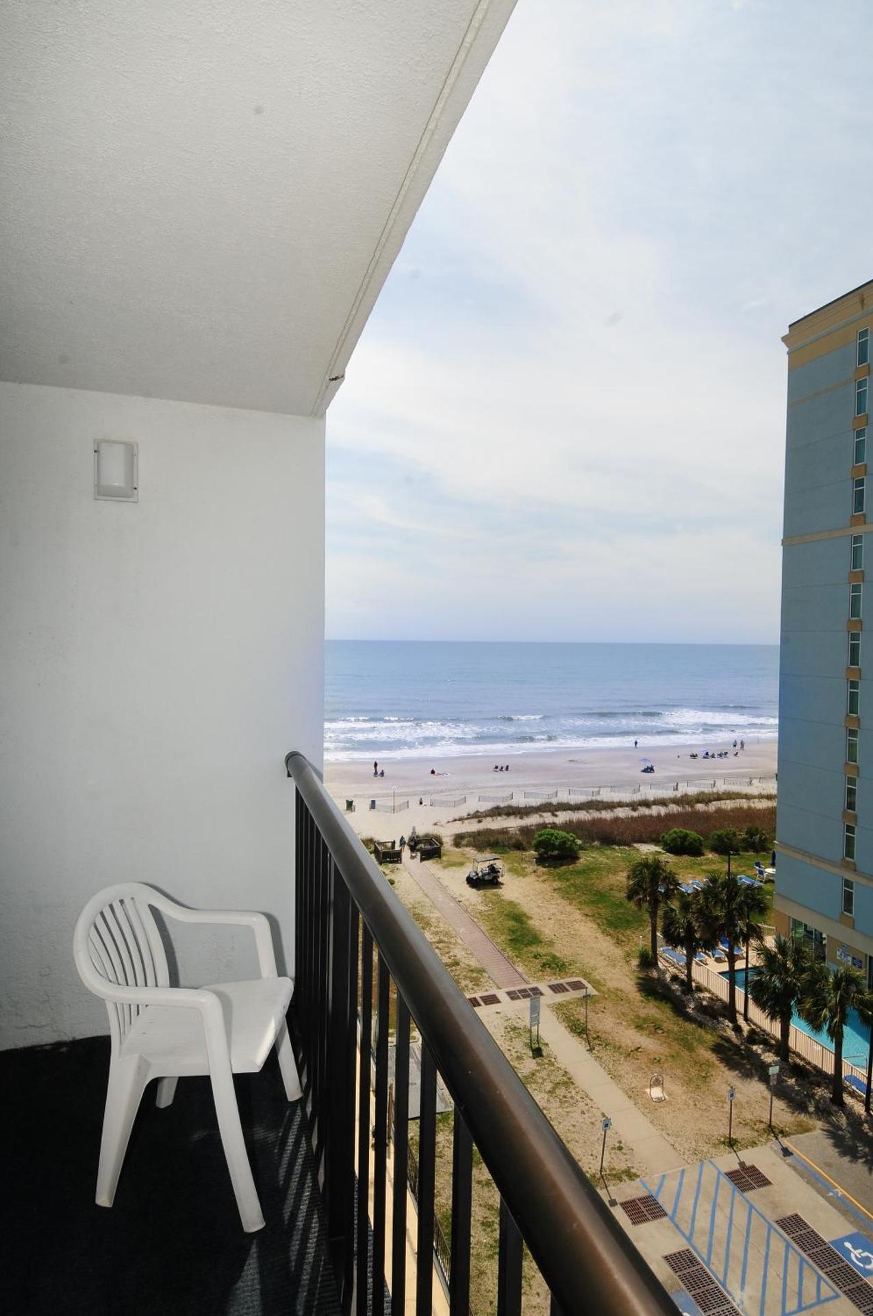 1 Room Side Ocean View Efficiency with 2 Queen Beds and 1 Sleeper Sofa - T3