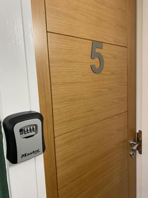 5 Smithhills Paisley Central GLW & Glasgow access