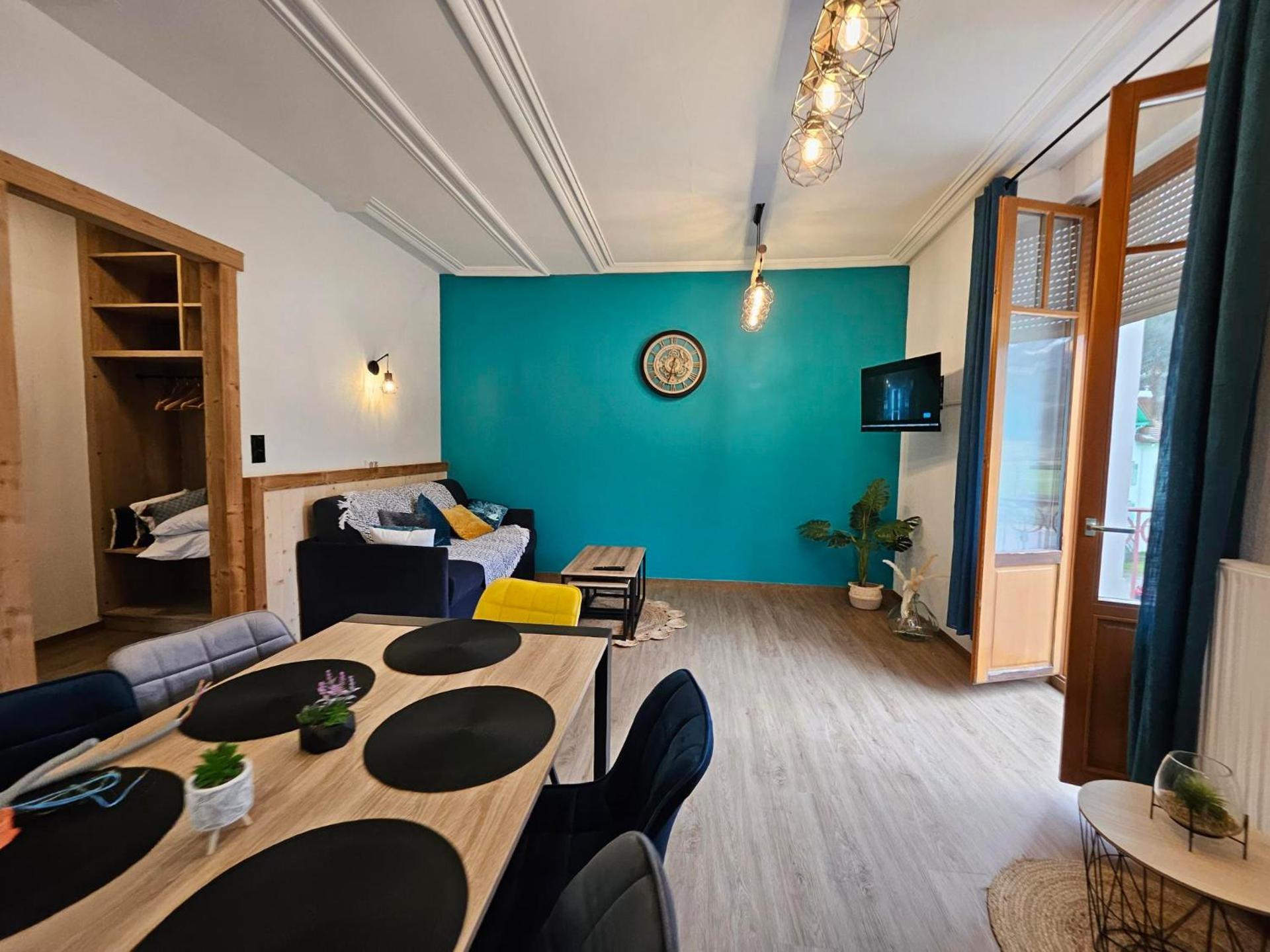 Gîte Bleuet, petit LOFT 2 à 6 personnes, avec salle de jeux et SPA dans la résidence