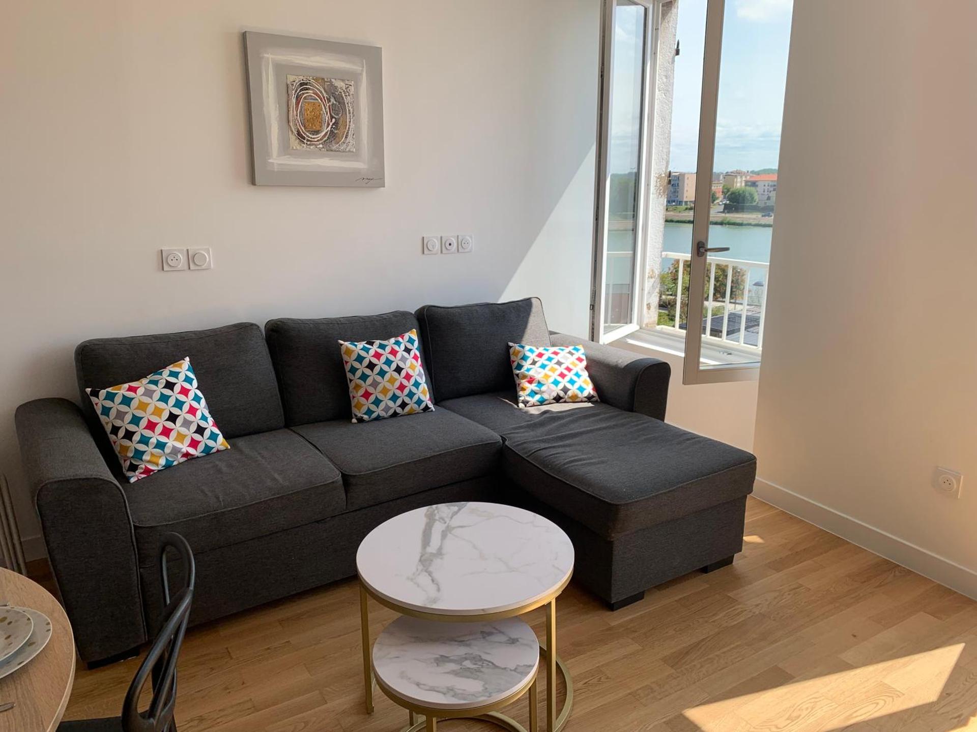 Appartement neuf, vue sur saône