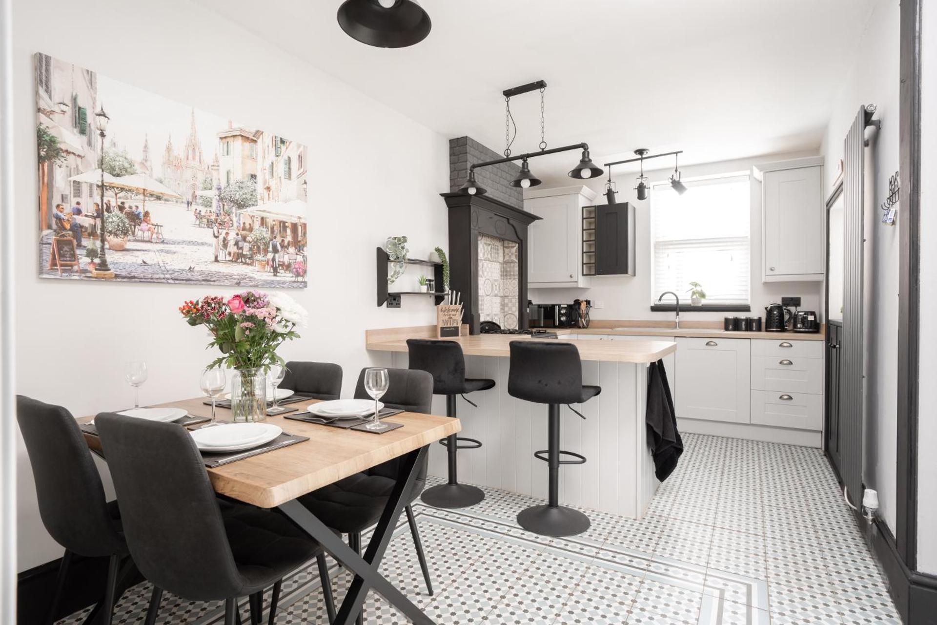 Kitchen or kitchenette