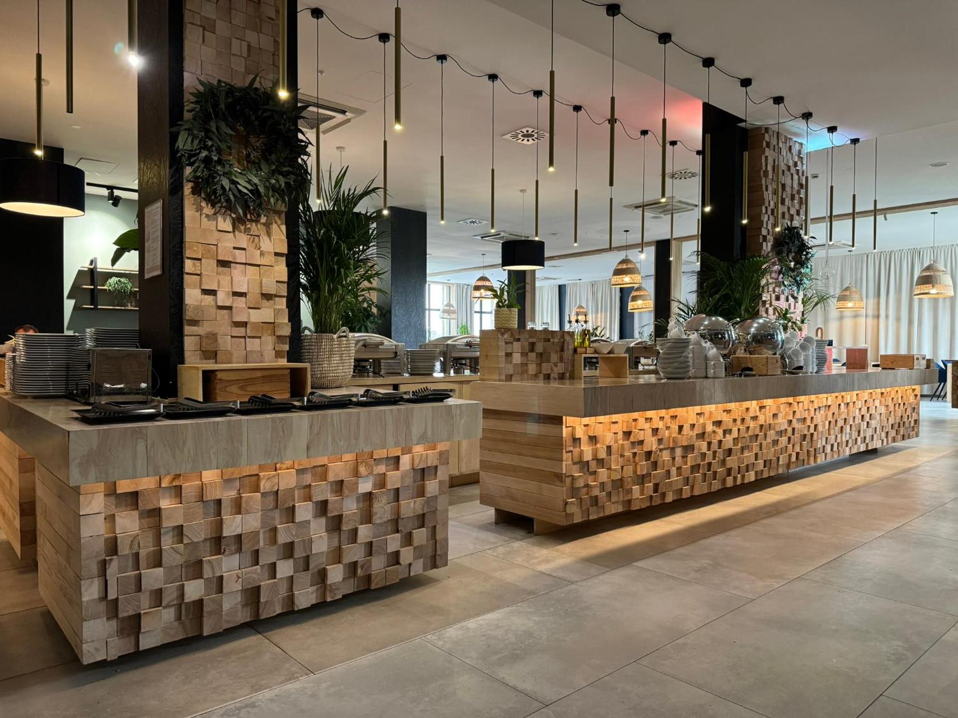 Natural Hotel-Ostróda-basen na III kondygnacji-pokoje wellness z saunami