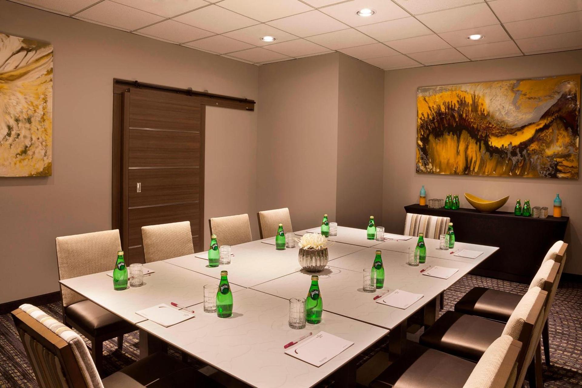 Meeting/conference room
