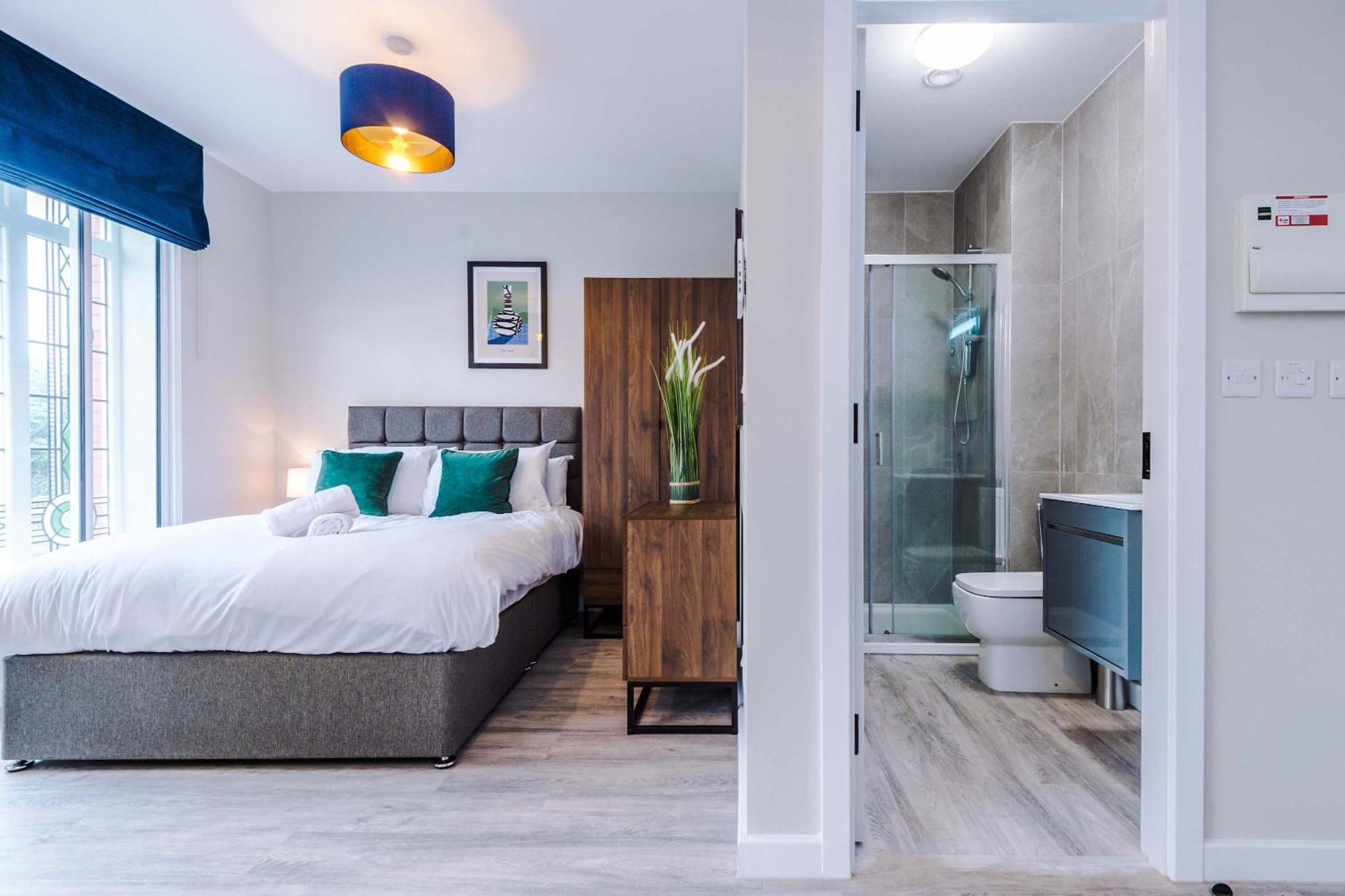 Elysée Suites - Spacious Studio in Southport