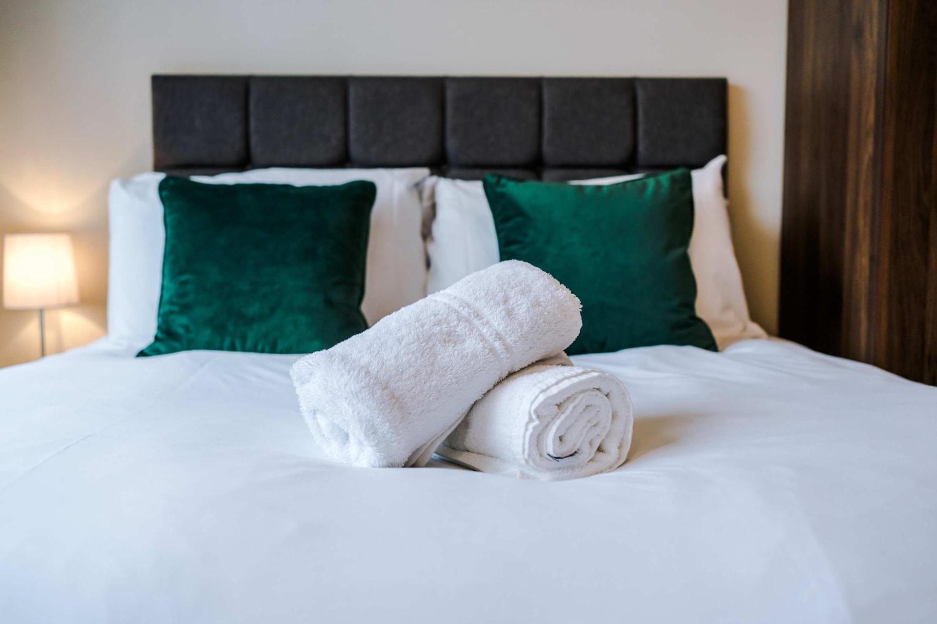 Elysée Suites - Spacious Studio in Southport