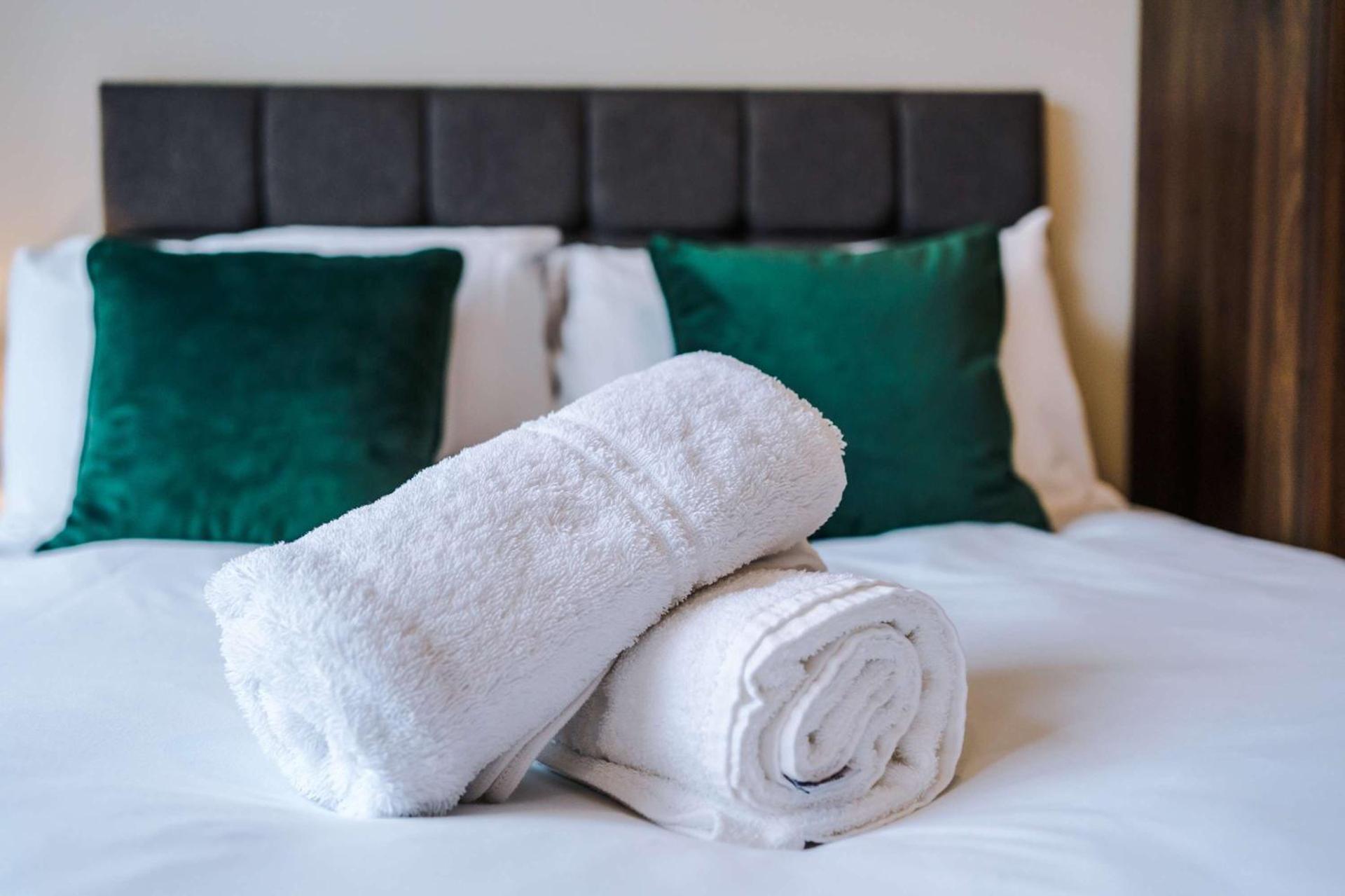 Elysée Suites - Spacious Studio in Southport