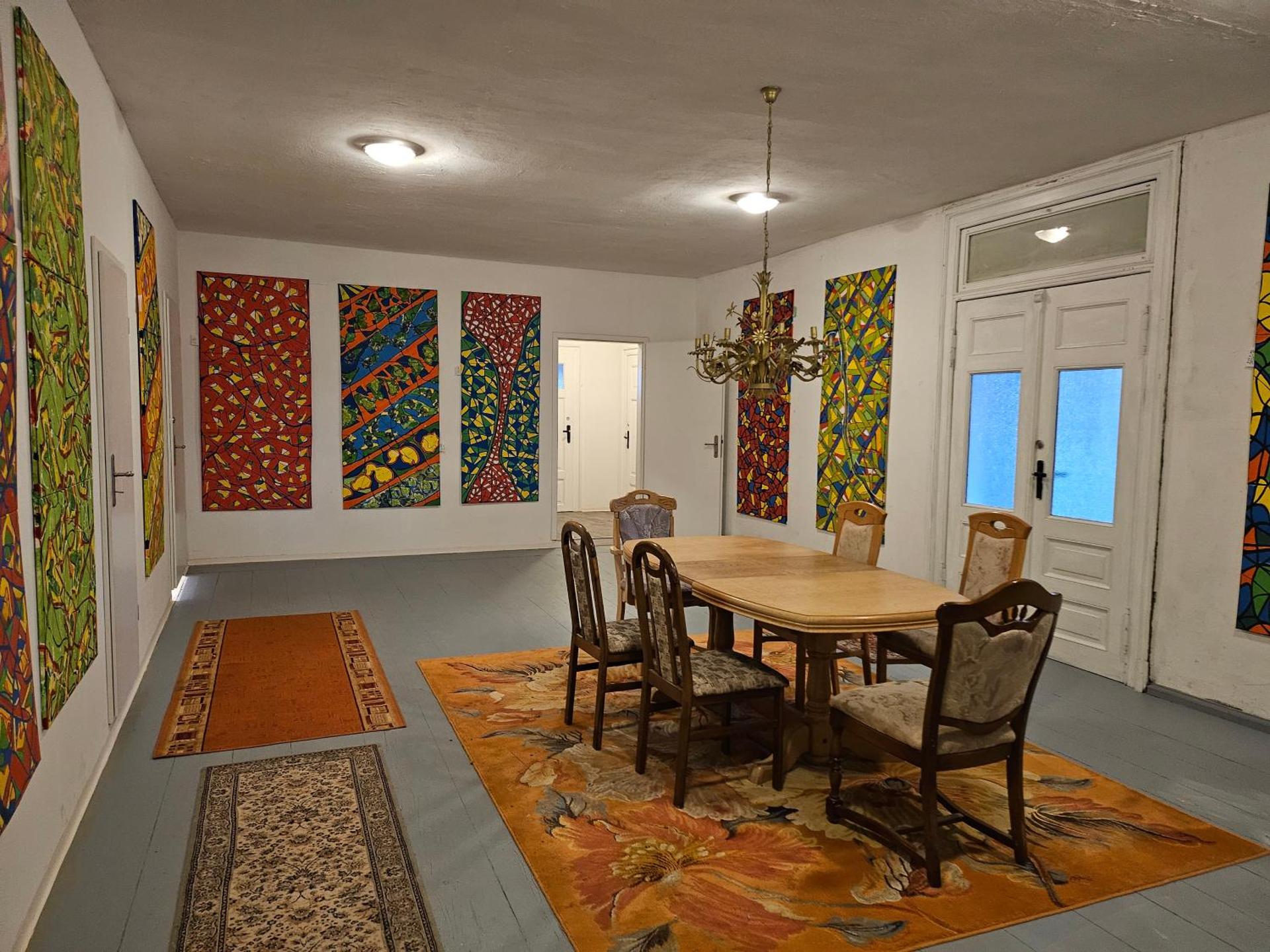 Communal lounge/ TV room