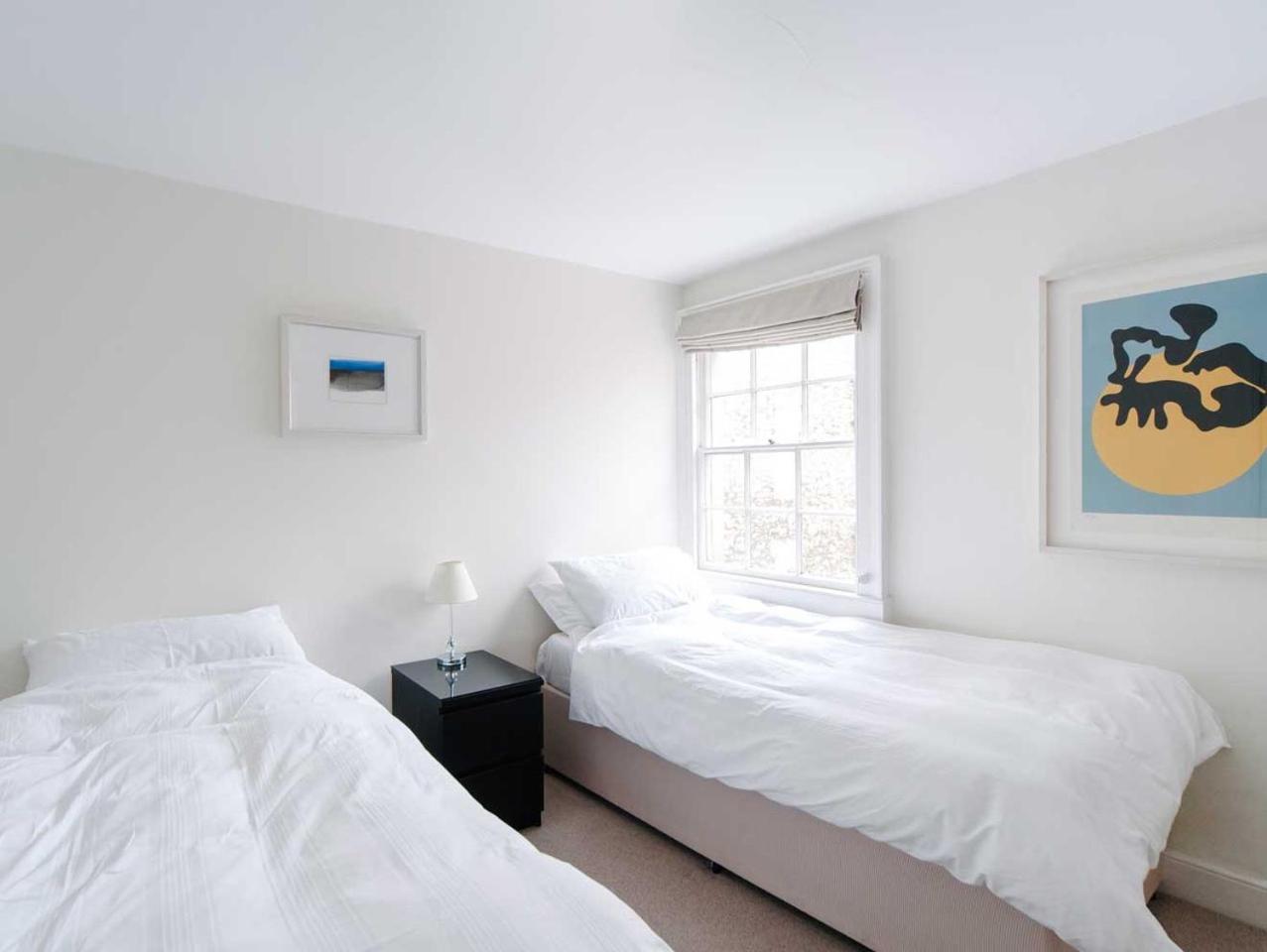 Stylish three bedroom apartment in heart of city