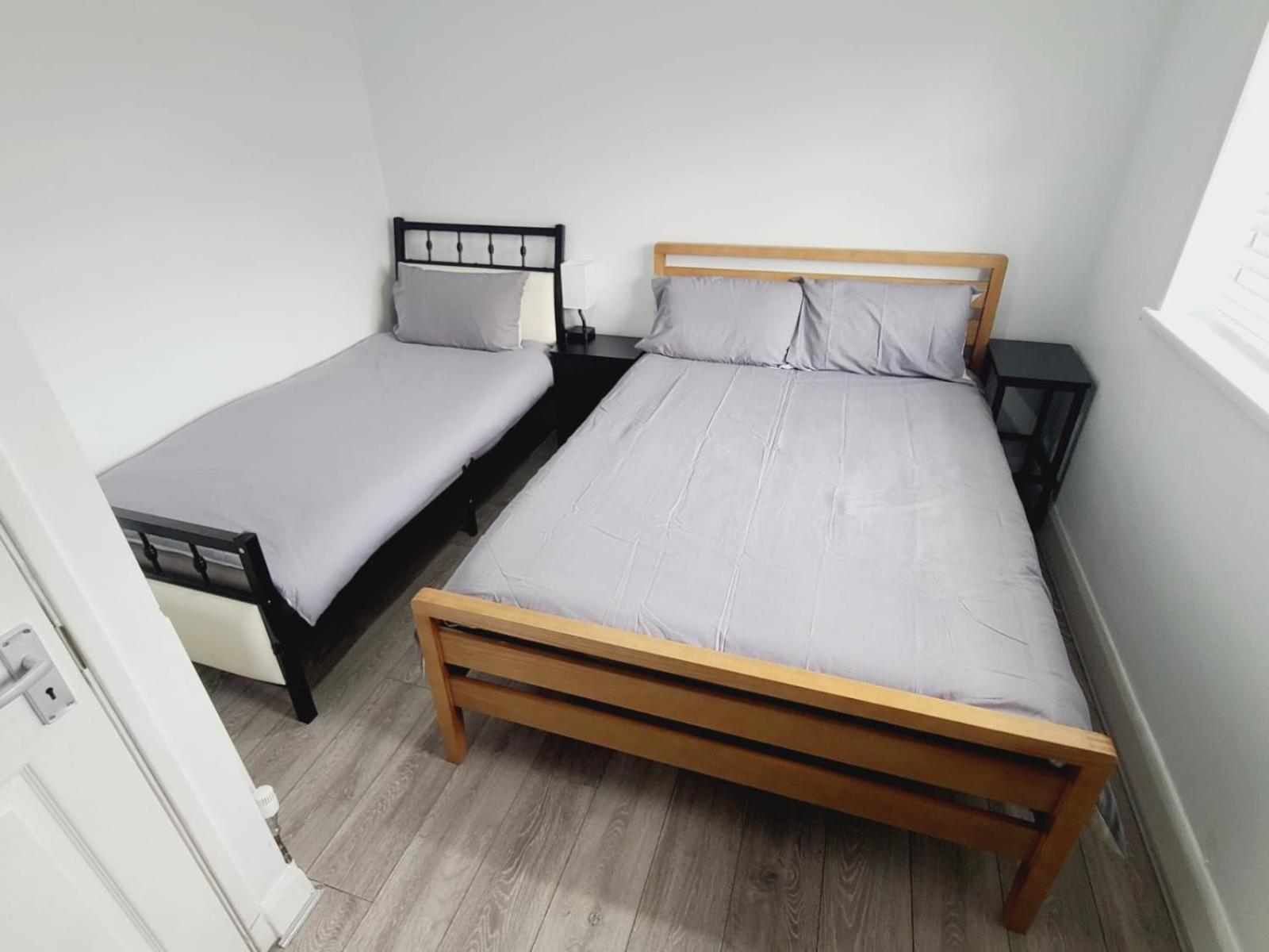 RoomZ-GATWICK-LONDON-Airport Parking-Travel Service