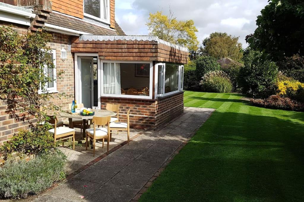 Oldfield Cottage within walking distance of pub and sea