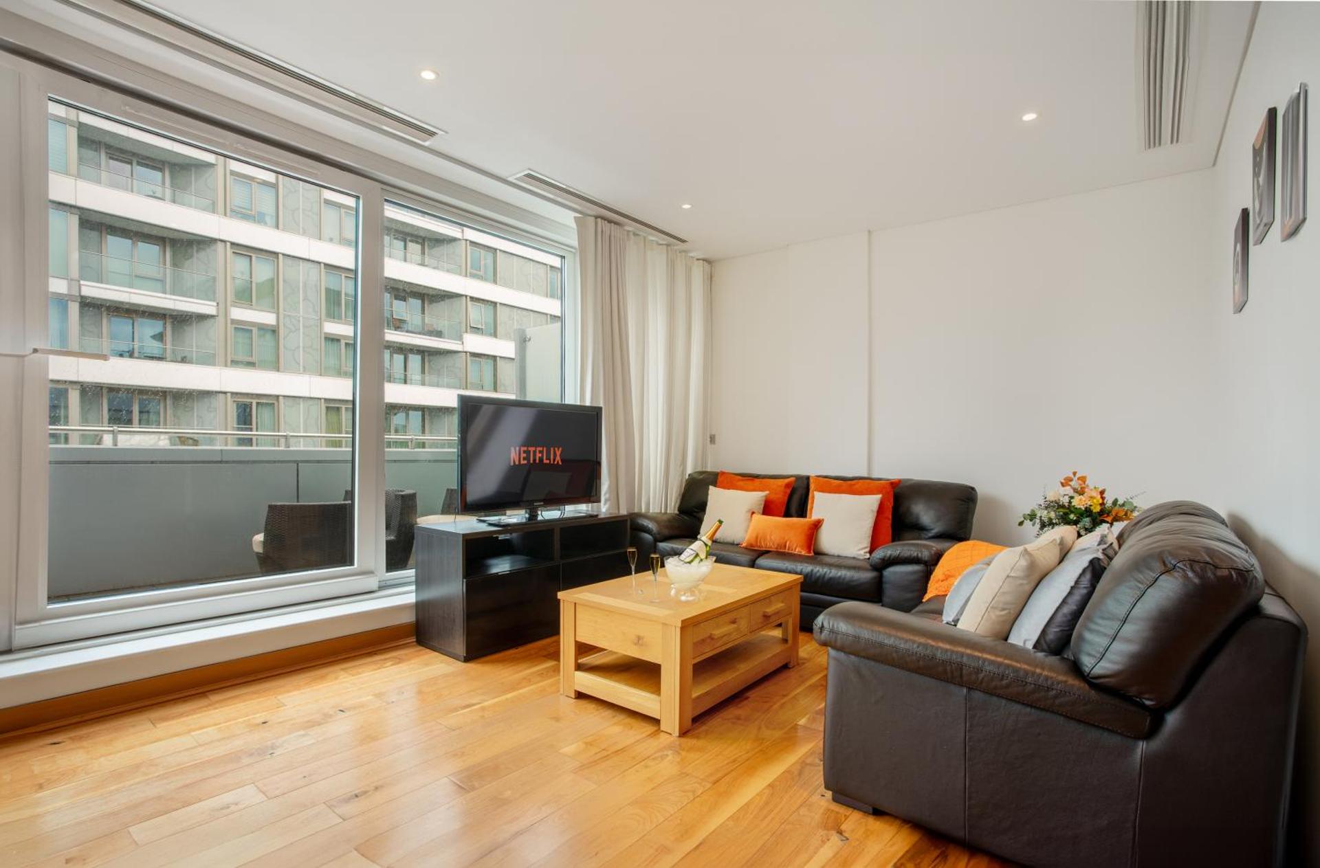 Communal lounge/ TV room