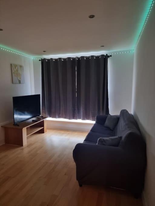 Modern apartment by Leeds dock