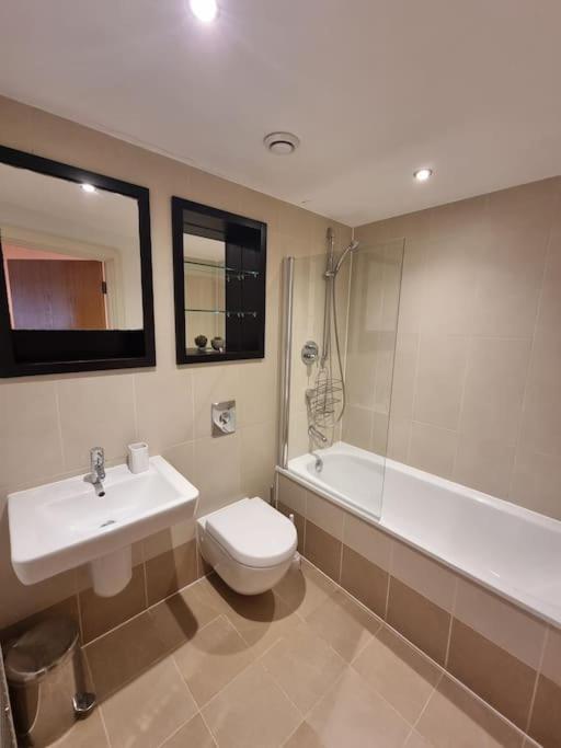 Modern apartment by Leeds dock