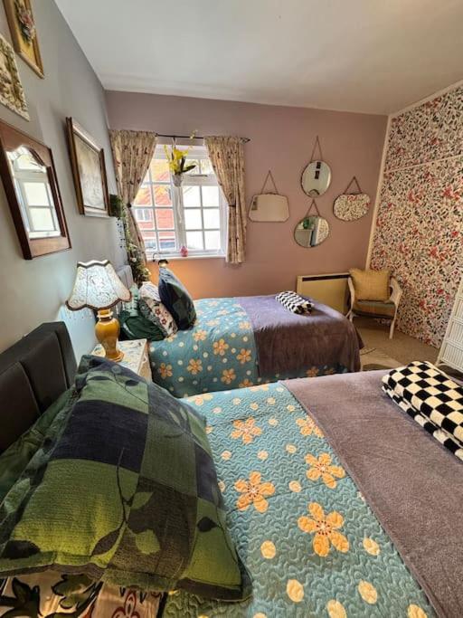 4 The Haw thornes Sleeps4 NEC 7mins BHX 8mins