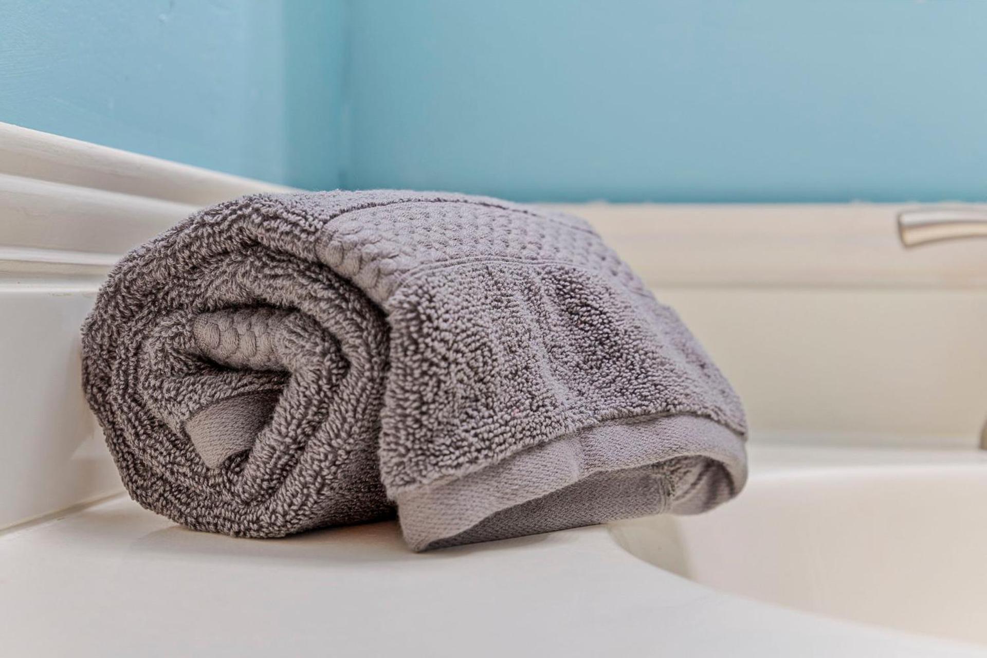 A Place At The Beach II - 1 block from the ocean